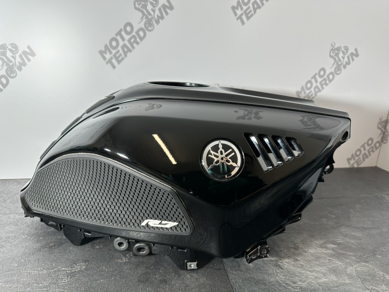 Yamaha R7 690 2024 Fuel Tank Cover Fairing Cowl Petrol Tank 1784 Miles 2022 2023
