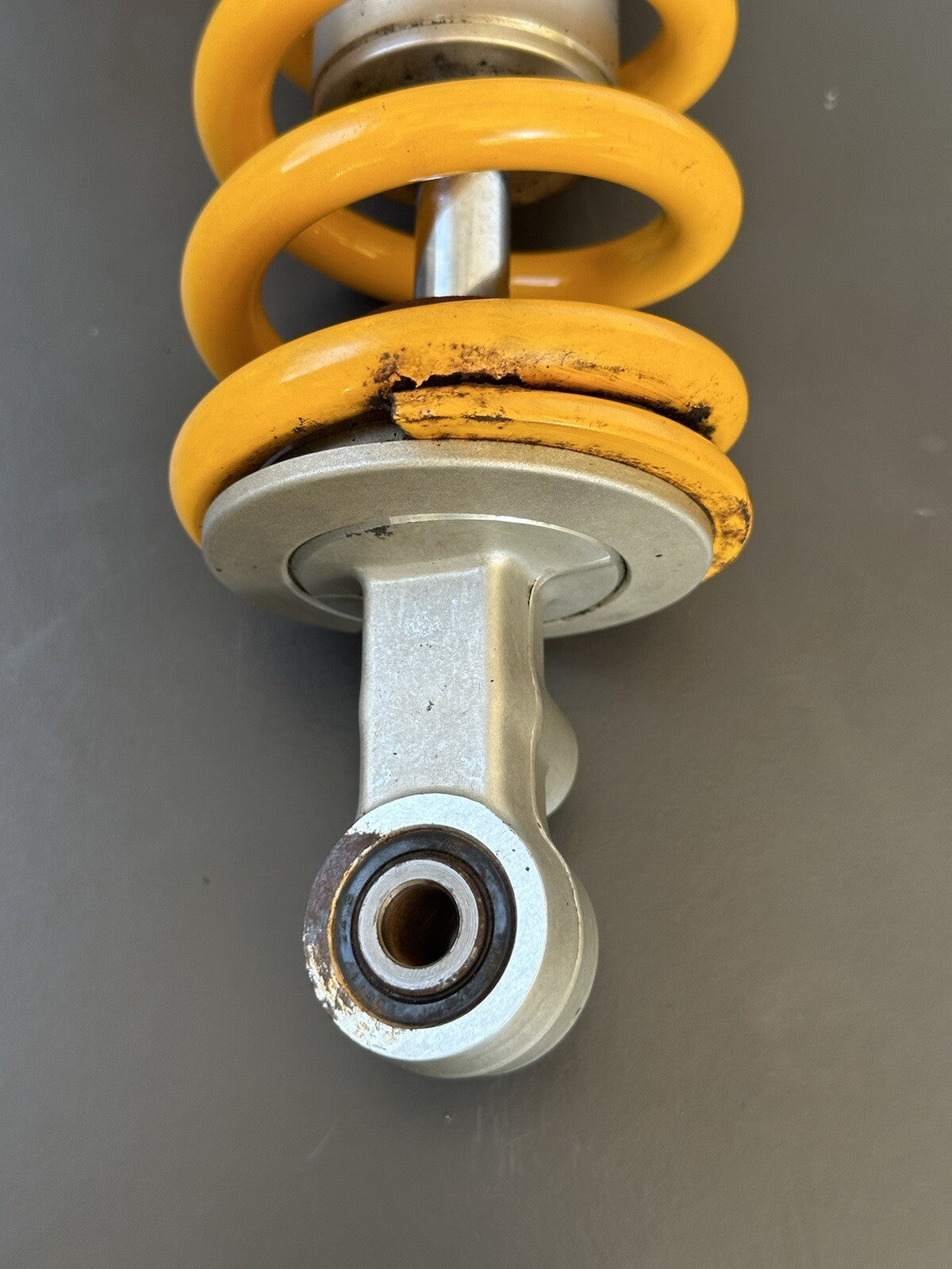 TRIUMPH STREET TRIPLE 765 RS OHLINS REAR SHOCK 2019 - *UK ONLY* 8126m Ohlins