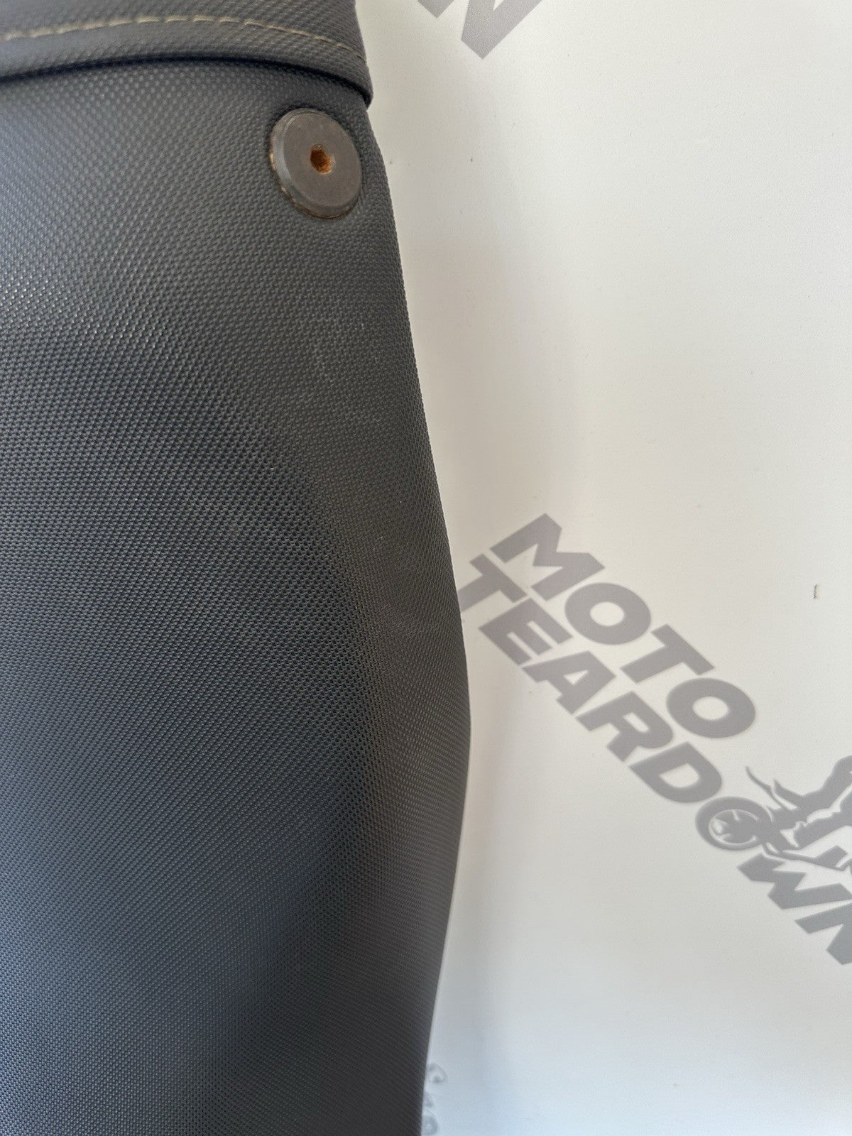 TRIUMPH STREET TRIPLE 675 Seat T2306407 Triumph Street Triple 675R Seat 2007-11