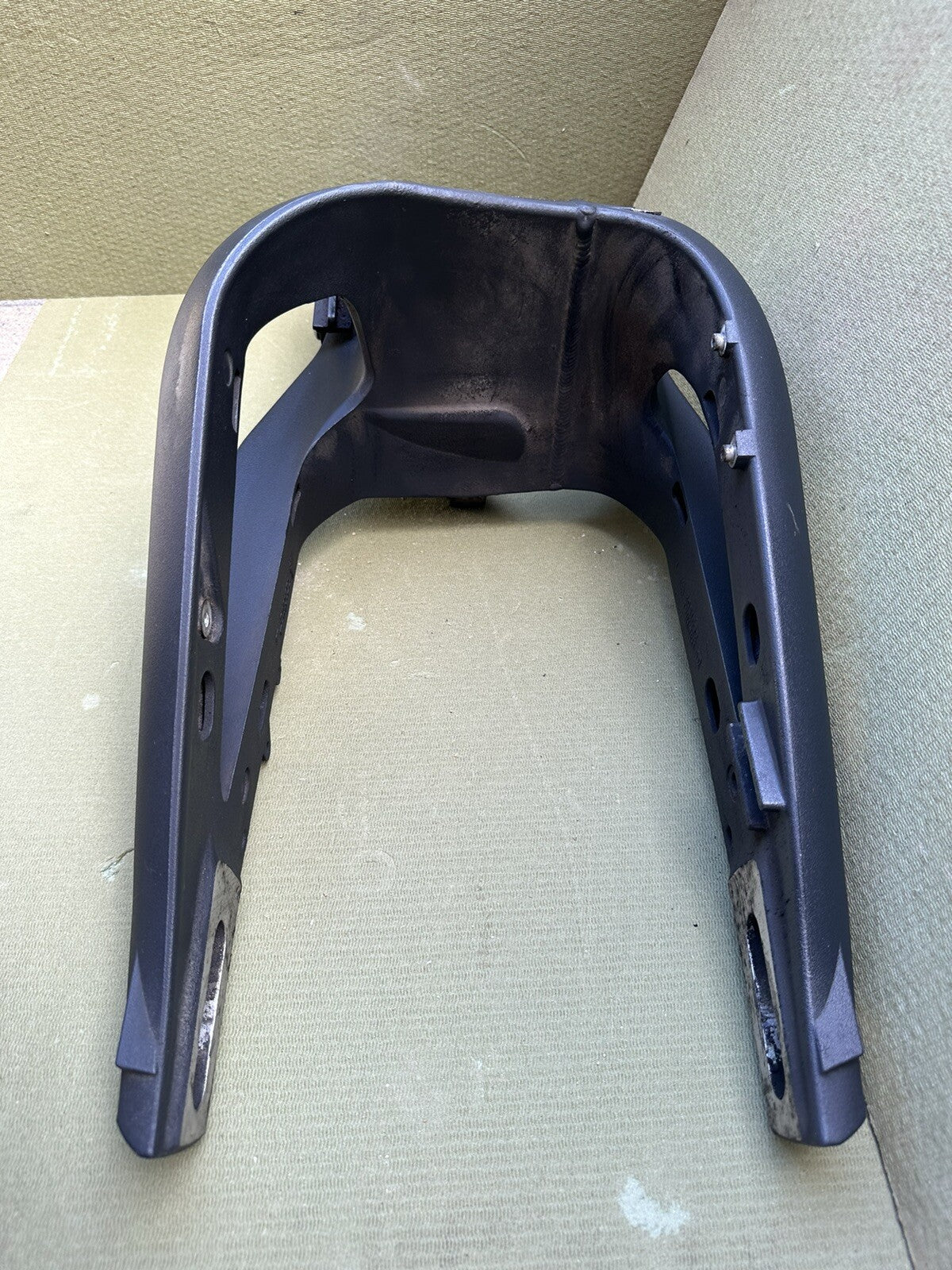TRIUMPH Datona 675 R Swing Arm Swinging Arm READ DESCRIPTION OEM 2011 675 Swing