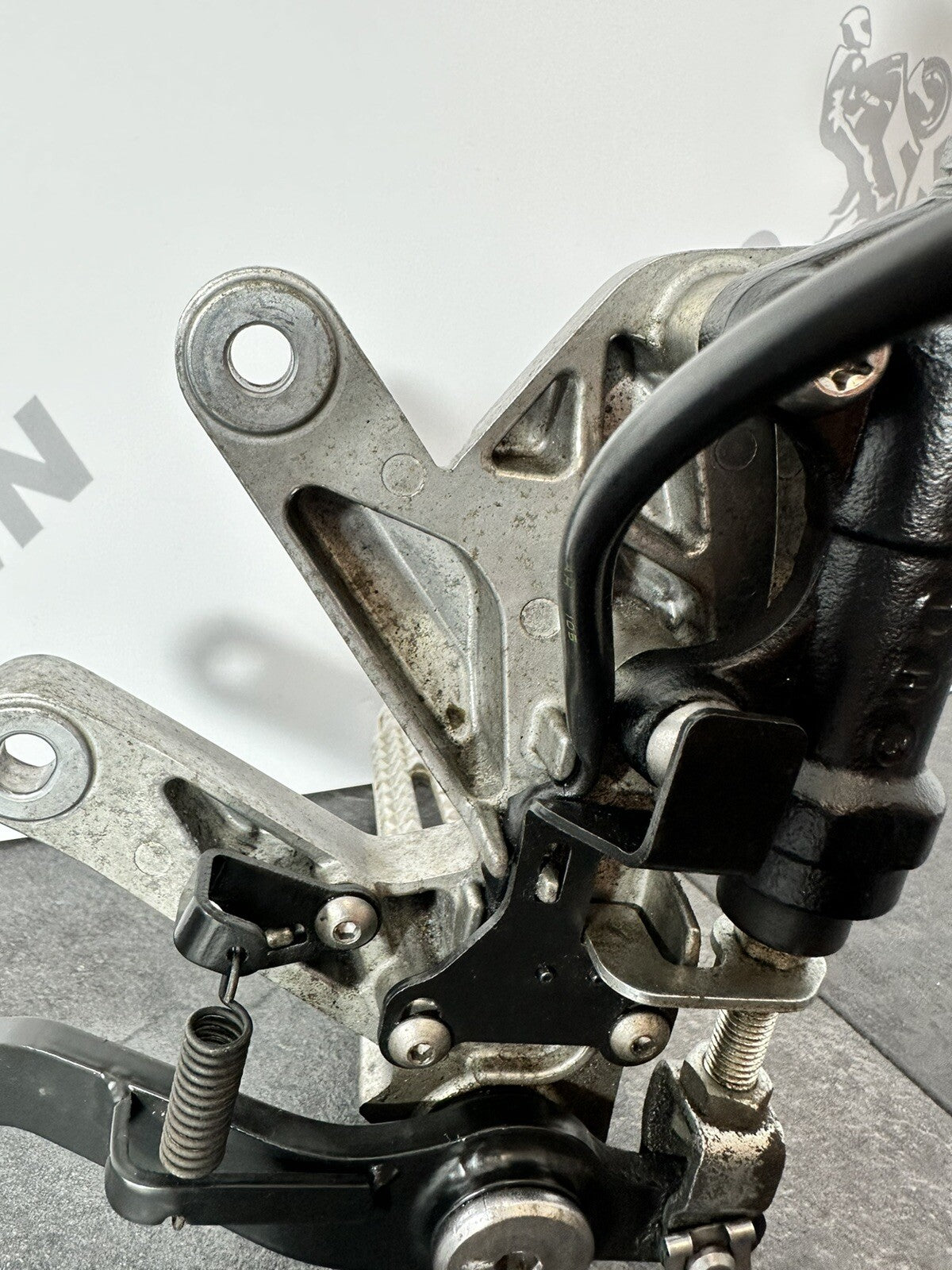 Triumph Trident 660 2022 Right Rearset Footrest Mastercylinder 2962 Mile 2021-24