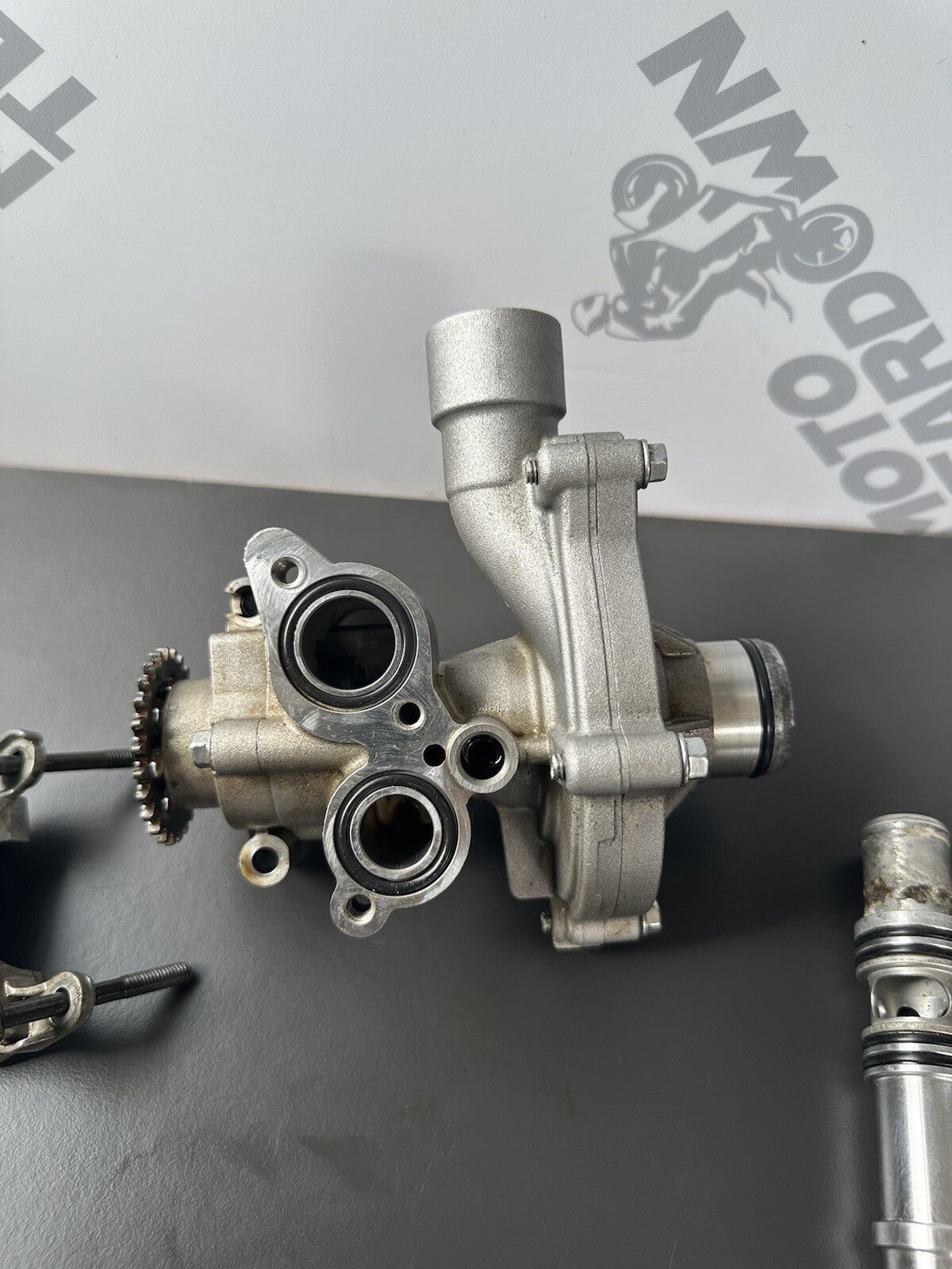 Triumph Street Triple 765 RS 2017 water pump 2017-2019 Engine Pump 765RS Water