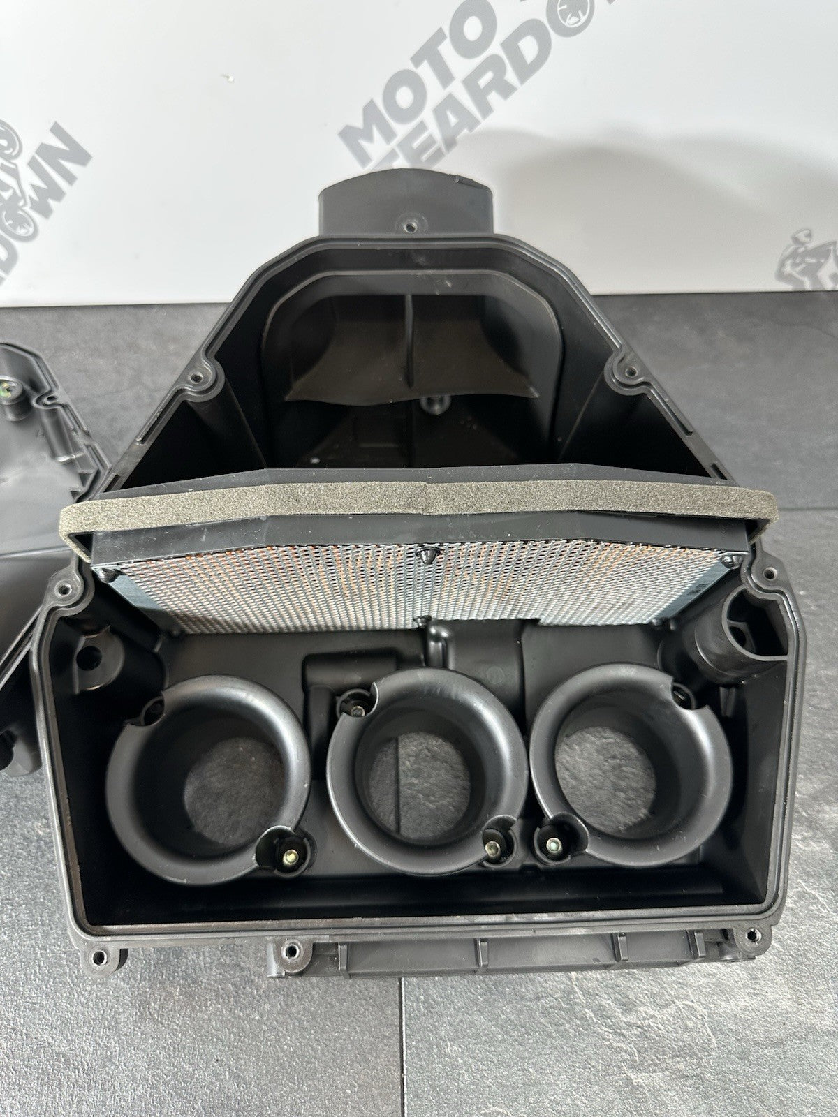 Triumph Street Triple 675 R 2015 Airbox & Air Filter 2013-2016 16470 Miles OEM