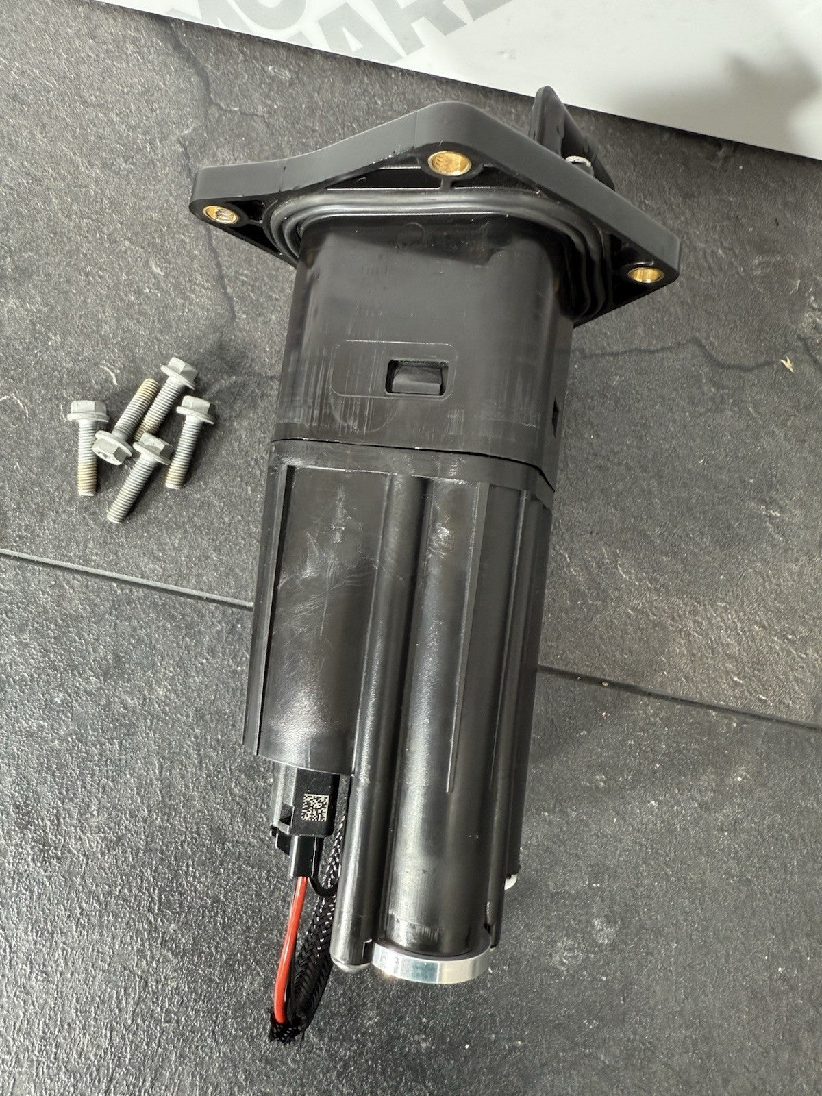 aca6e32b-d431-49a8-bd92-c7d956eff43f