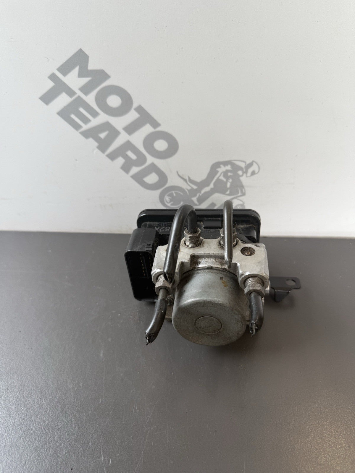 Triumph Street Triple 675 R 2015 ABS Pump Module Brake Pump 2013-2016 OEM Rear
