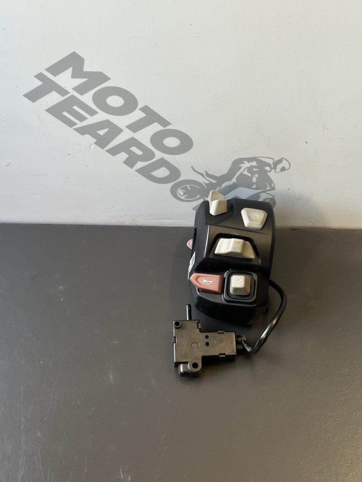 TRIUMPH STREET TRIPLE 765R LEFT HAND SWITCH CUBE T2049728 Left Switch OEM 2017