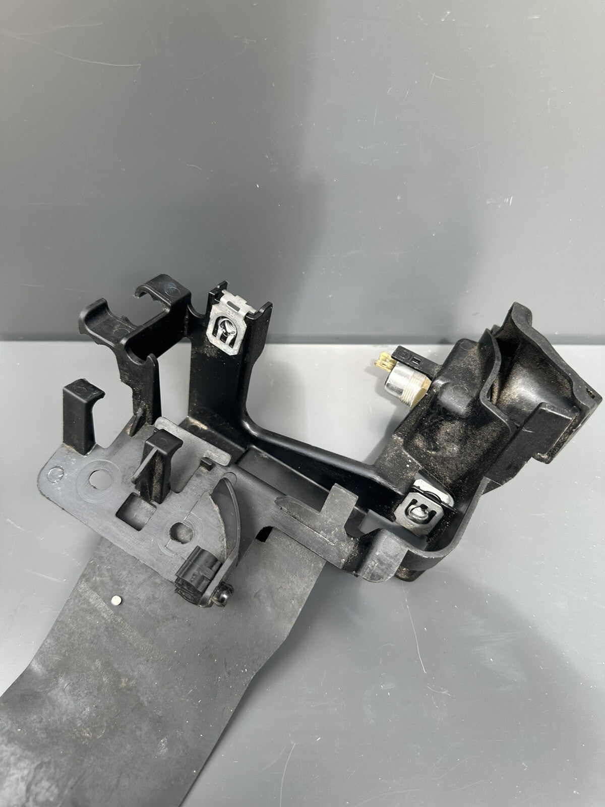 Triumph Speed Triple 1200 RR 2022 Aux Power Socket Moulding KCU Carrier T2506585