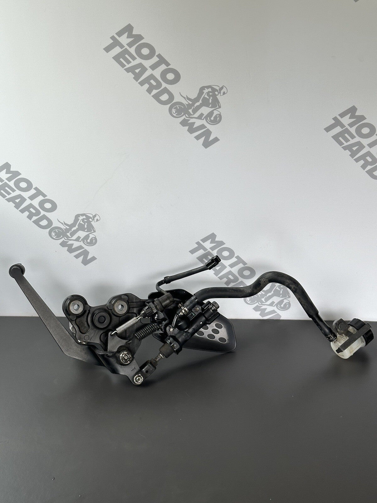 Yamaha MT-07 MT07 ABS 2022 Right riders footrest assembly Right Foot Rest PEM