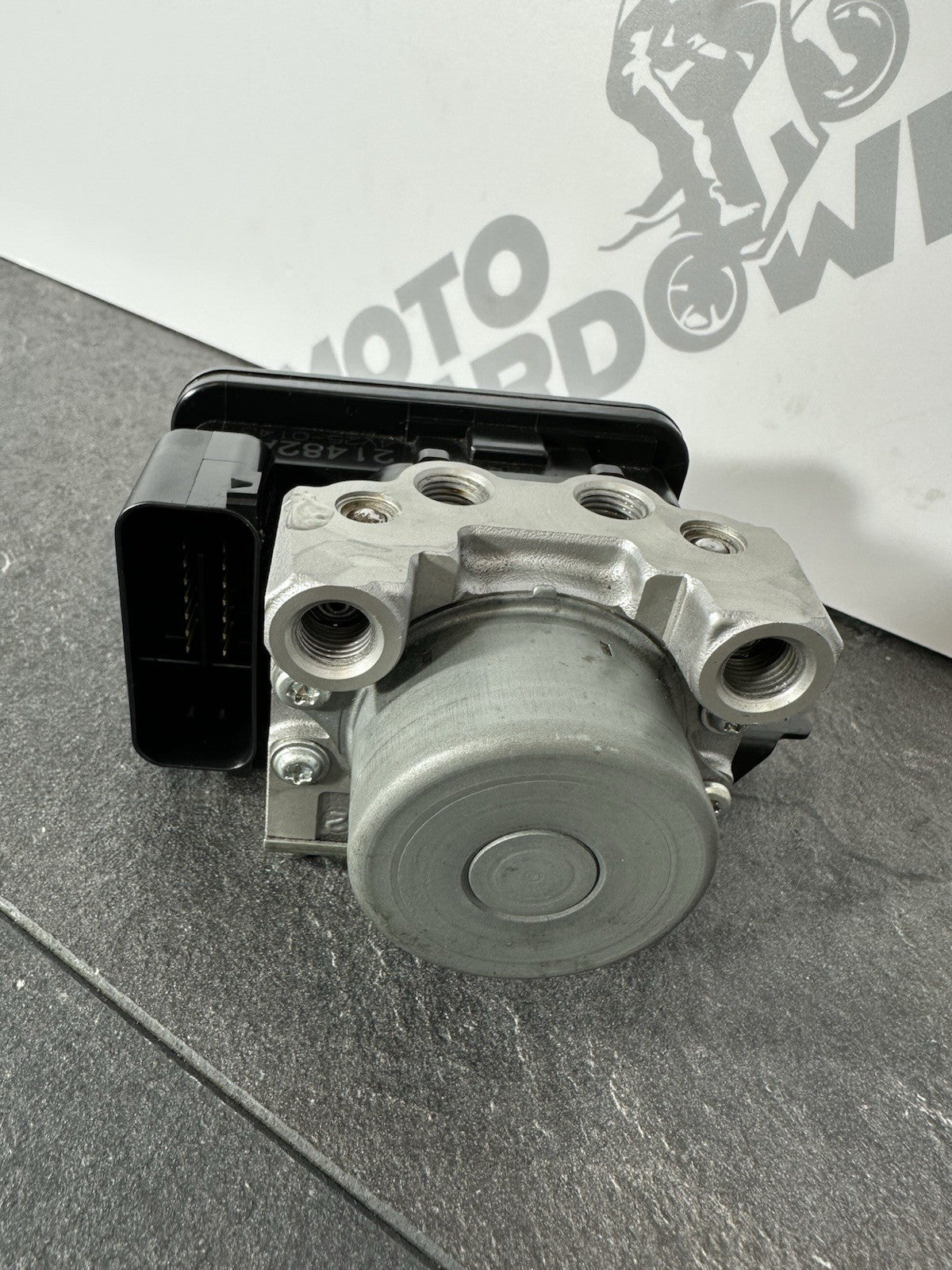 Triumph Street Triple 675 R 2015 ABS Pump Module Brake Pump 2013-2016 16470m