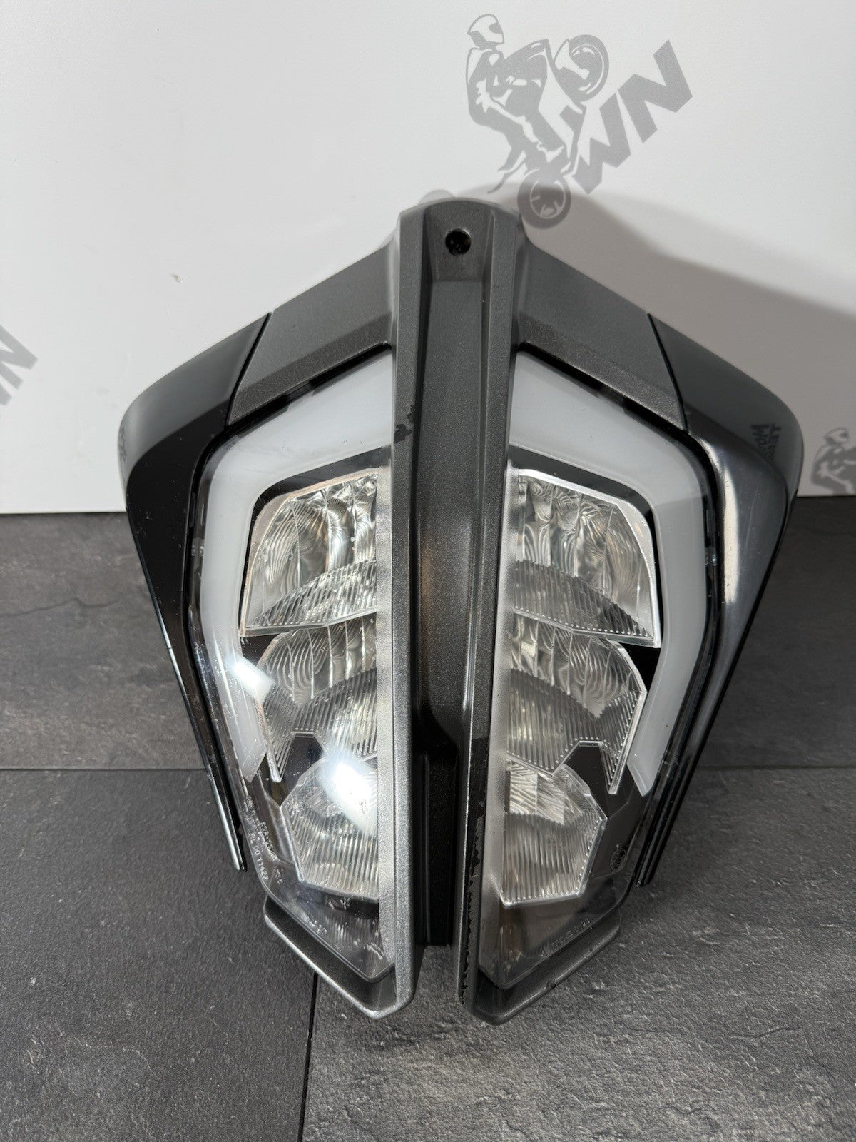 5ab85b75-e5e6-4632-b255-f945d60c3d60