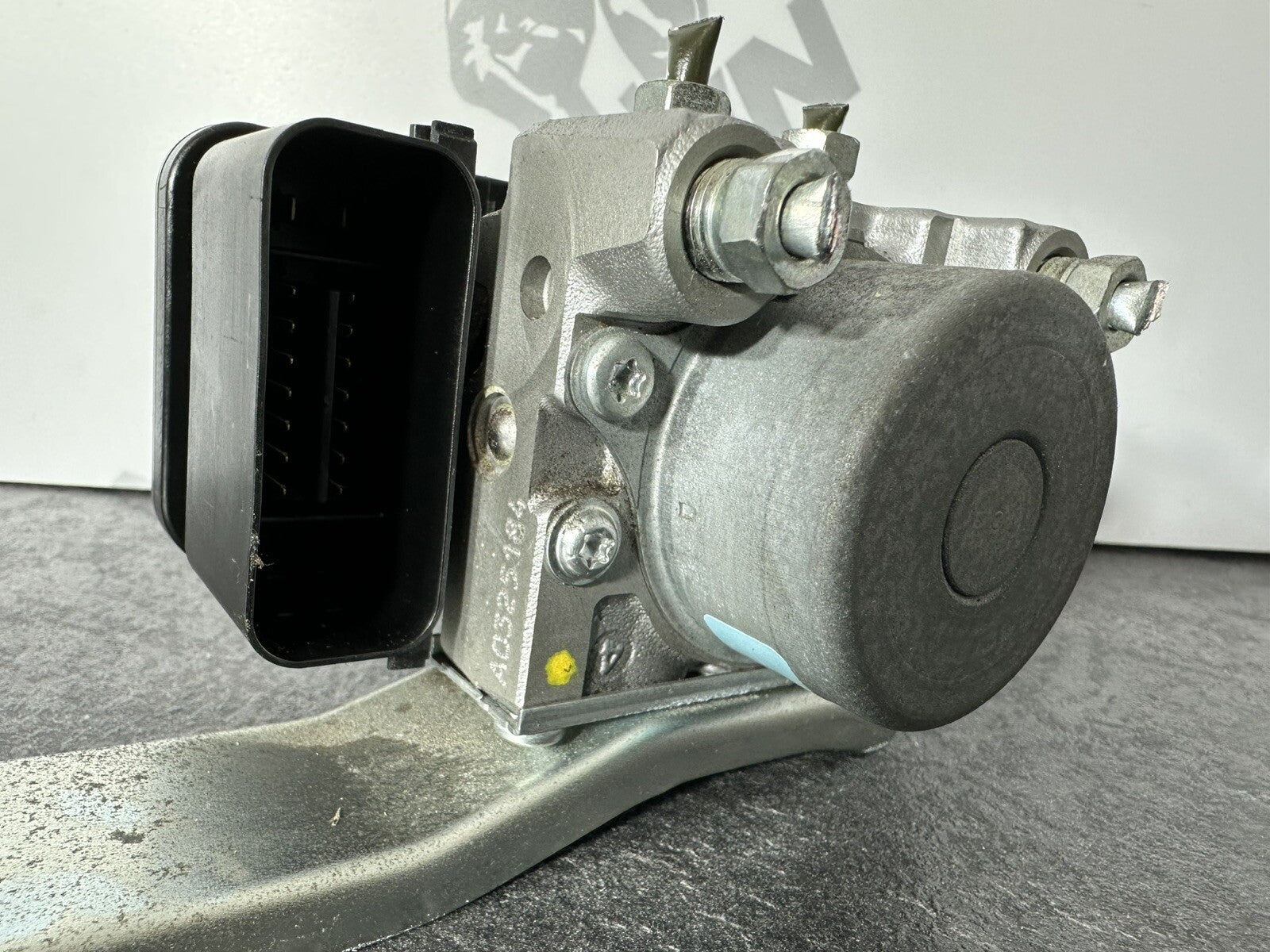 Suzuki GSXR 1300 2016 HAYABUSA ABS Brake Pump Actuator 18408 Miles OEM