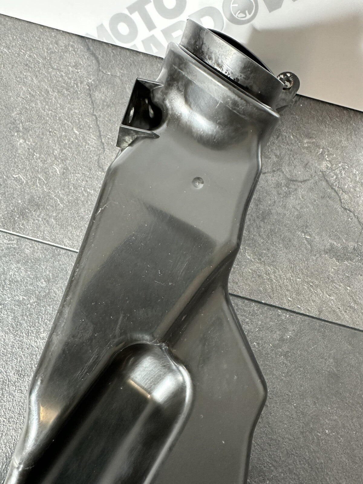 Suzuki GSXR 1000 2014 Right Air Intake Duct 22774 Miles 2009-2016 OEM