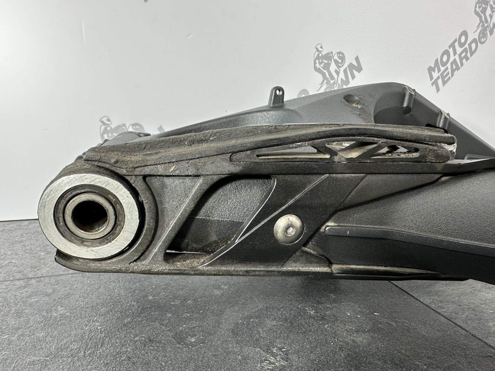 Triumph Street Triple 675 R 2015 Swingarm Swinging Arm 2013-2016 16470 Miles OEM