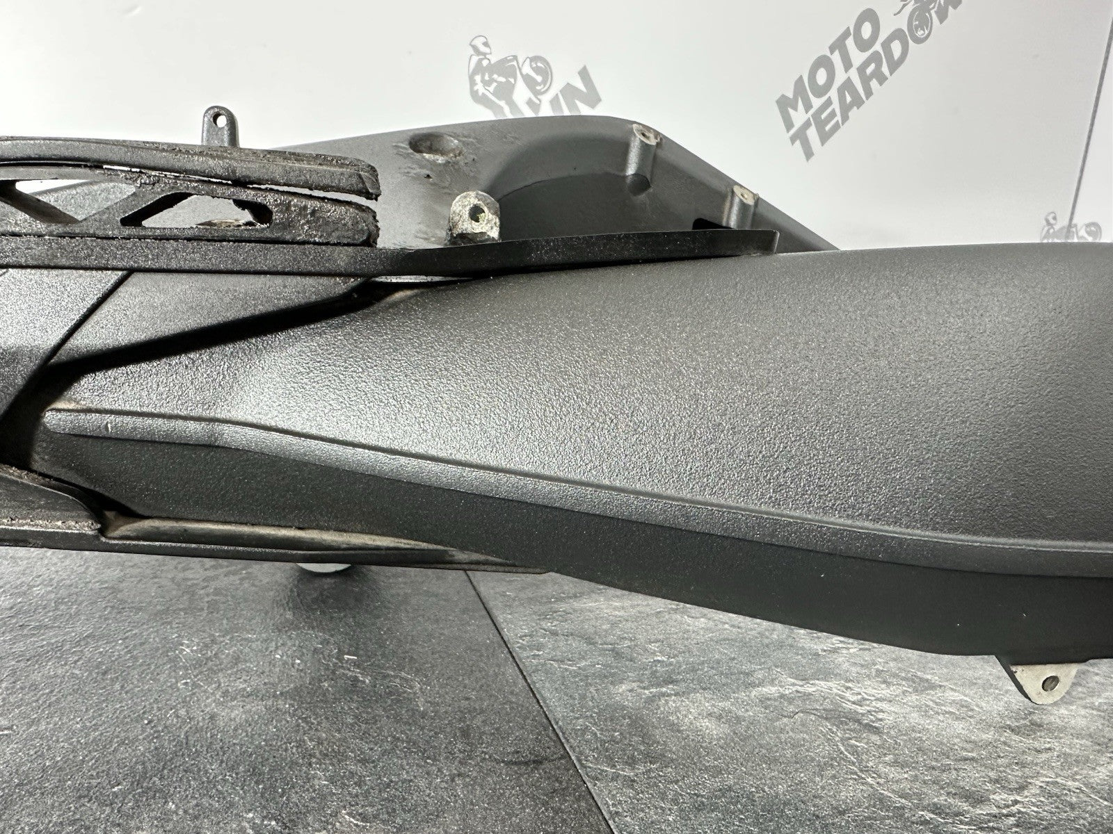 Triumph Street Triple 675 R 2015 Swingarm Swinging Arm 2013-2016 16470 Miles OEM