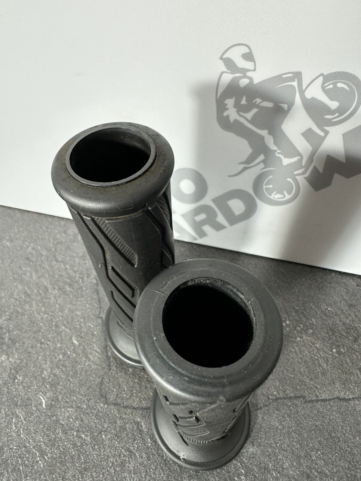 Suzuki GSXR 1300 2016 HAYABUSA Handlebar Grips Throttle Clutch Grip 18408 Miles
