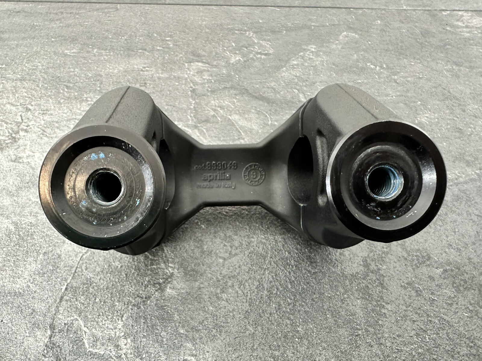 Aprilia Tuono V4 1100 Factory 2020 Handlebar Clamp Risers 6889m OEM 2019
