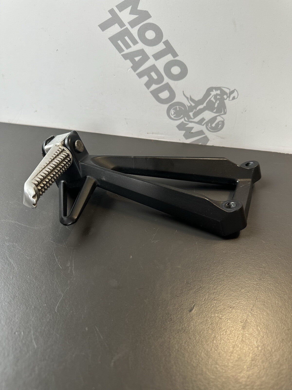 YAMAHA MT-03 Left Rear Foot Hanger YAMAHA MT03 Left Pillion Hanger LT Foot OEM