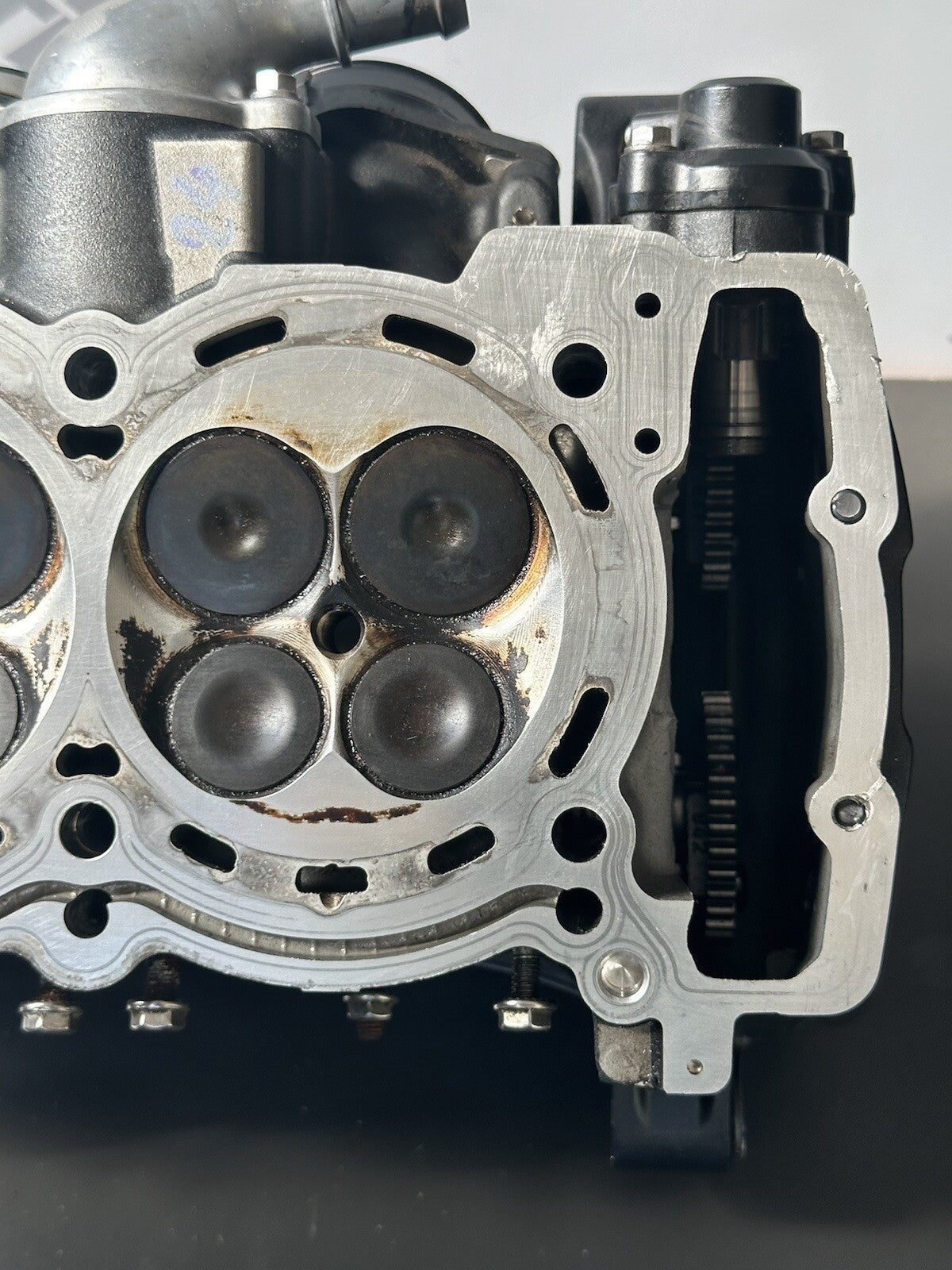 Triumph Speed Triple 1200 RR 2022 Engine Cylinder Head READ DESCRIPTION OEM