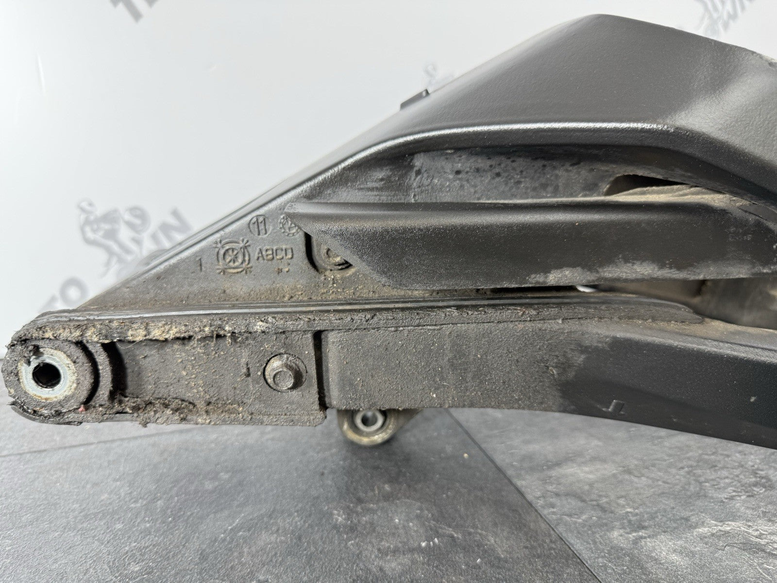 Yamaha YZF R125 R 125 2014 Swing Arm Swingarm Rear 26983 Miles 2008-2018 OEM