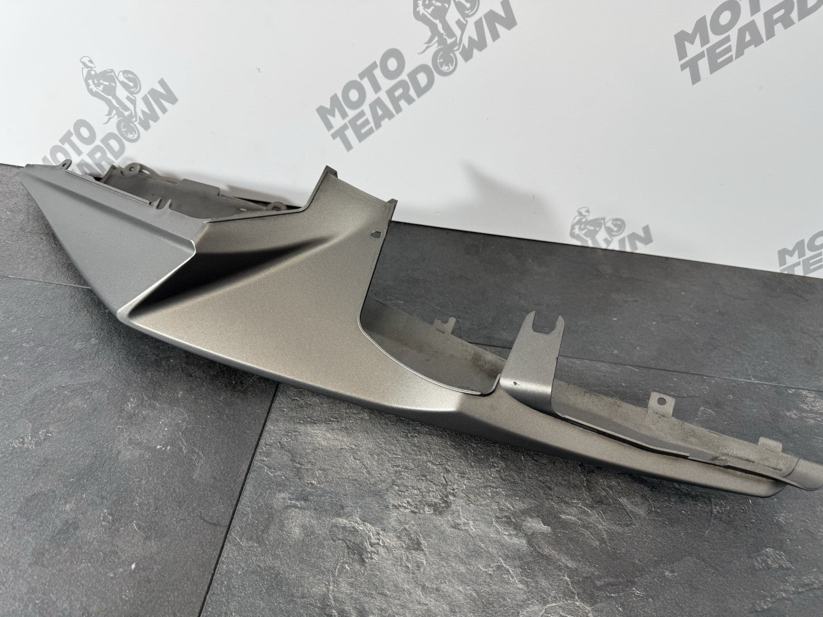 Yamaha YZF R125 R 125 2014 Rear Tail Fairings Left Right 26983 Miles 2008-2018