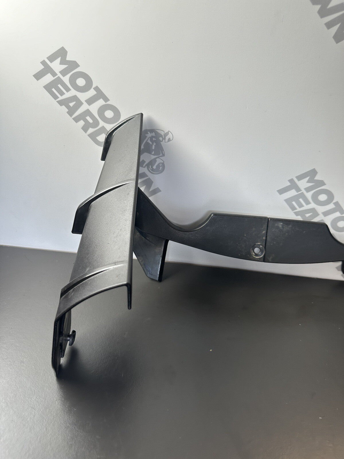Aprilia Tuono V4 1100 Radiator Fairing Cowl Frame 2017 RSV4 2B001756 2B003831