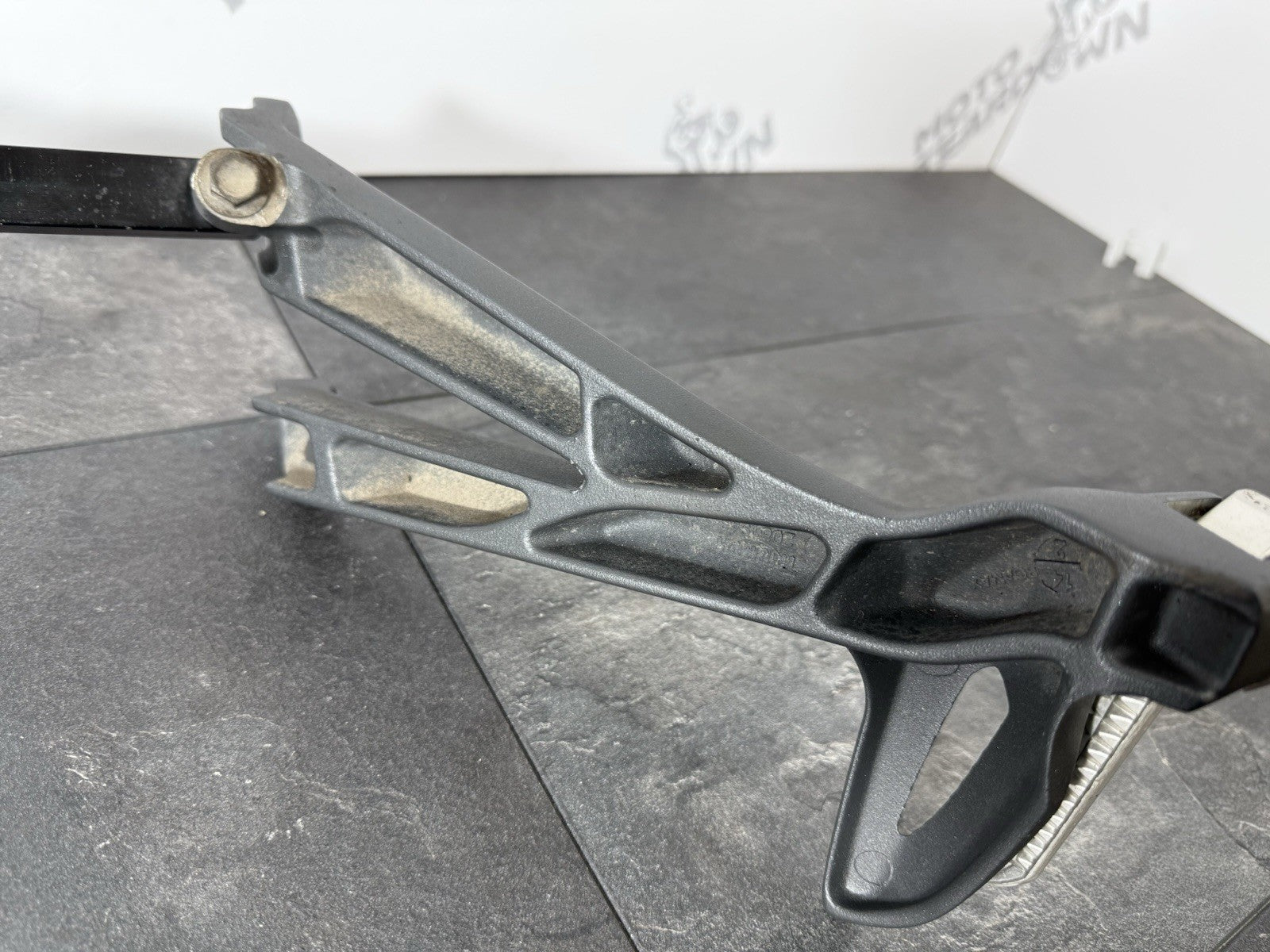 d6e28088-fc5f-4b07-94b7-85c9498a6c9b