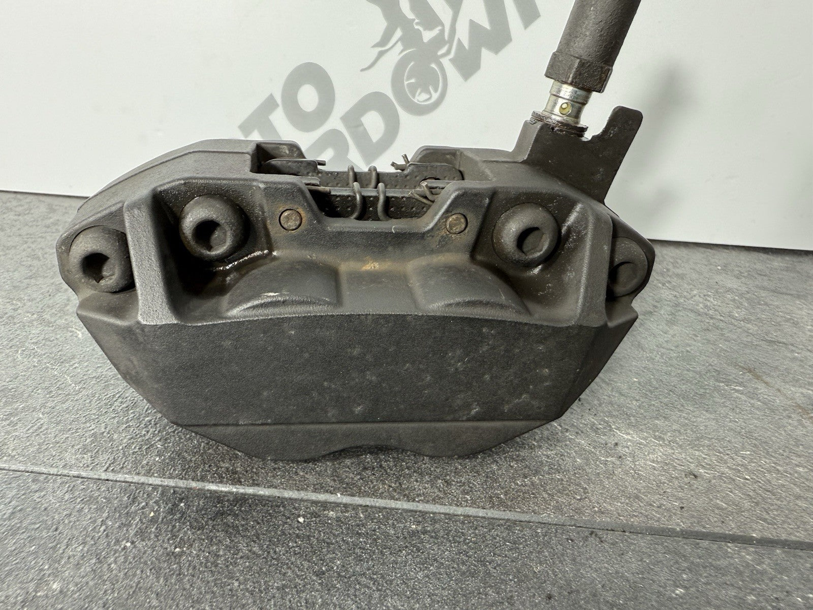 Yamaha YZF R125 R 125 2014 Front Brake Caliper & Pads 26983 Miles 2008-2018