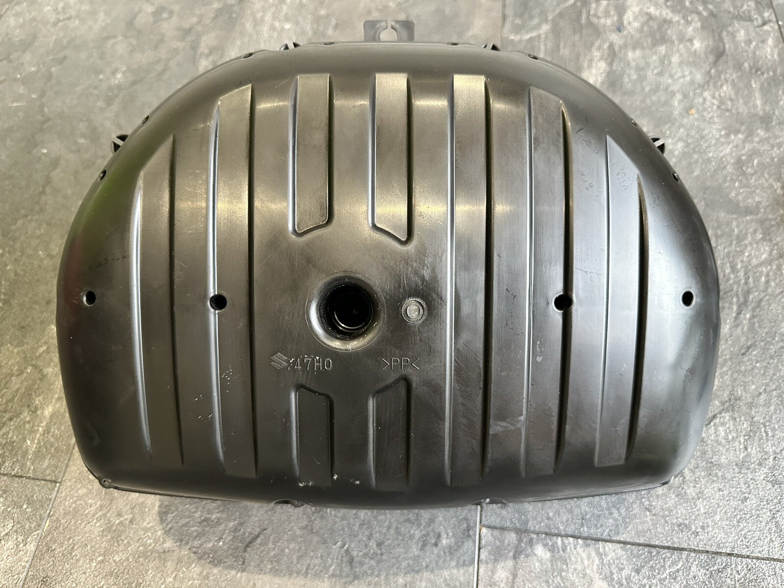 Suzuki GSXR 1000 2009 Airbox Filter Intakes Air Box 2009-2016 9715 Miles OEM