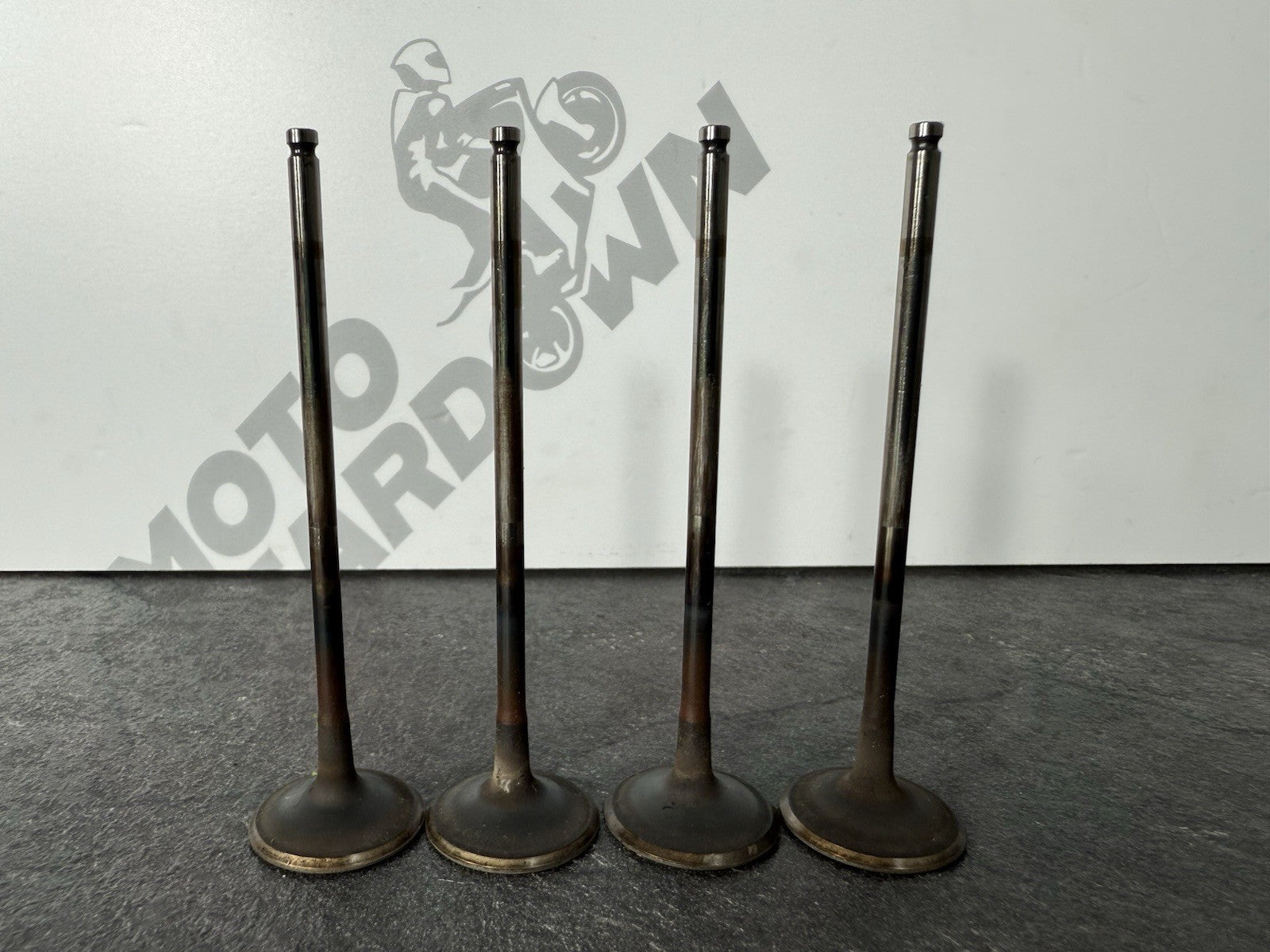 Triumph Street Triple 765 R 2017 4x Valves Inlet & Exhaust 18498m 2018-2021 OEM