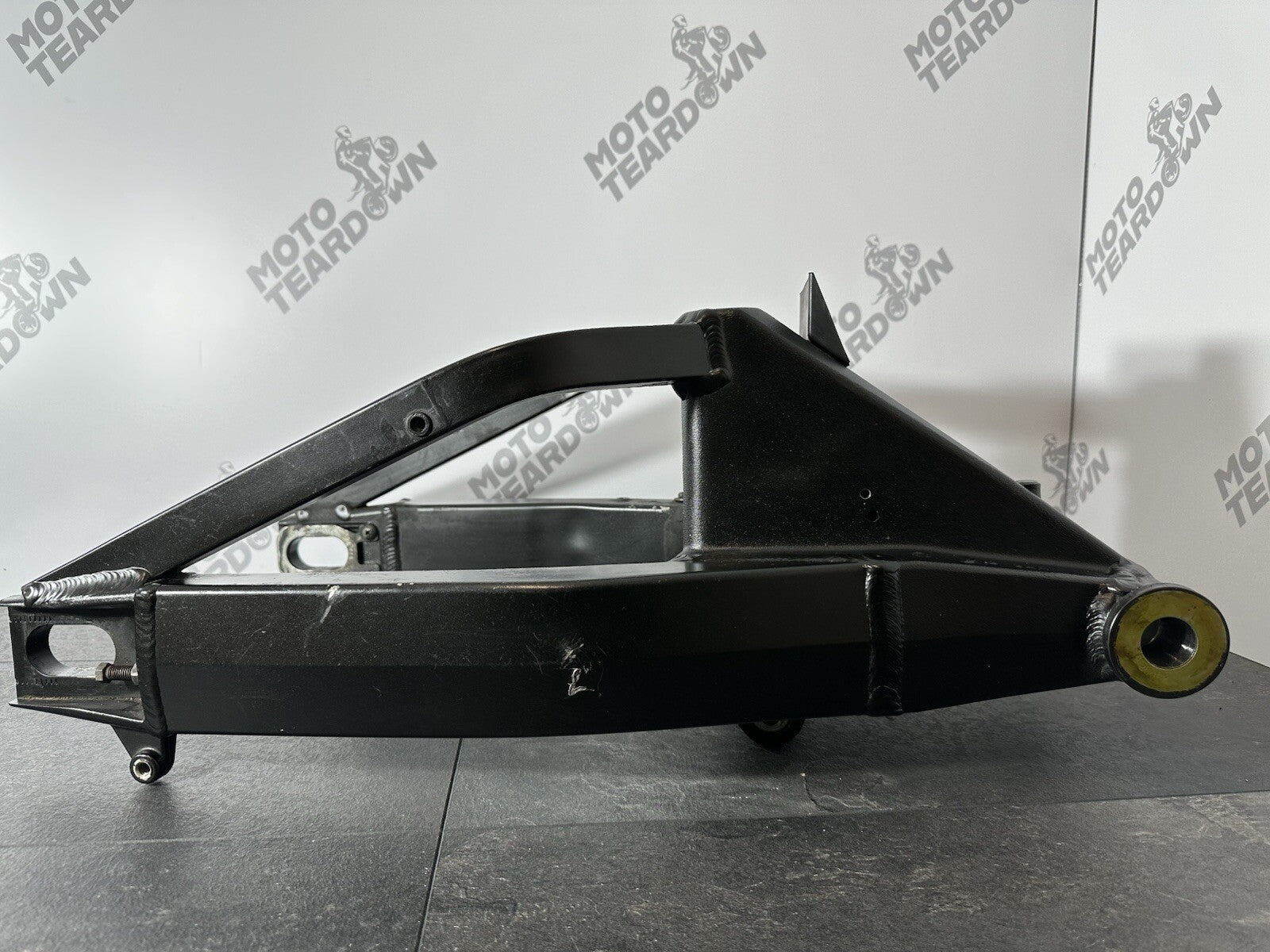 Suzuki GSXR 1300 2016 HAYABUSA Swingarm Rear Swinging Arm 18408 Miles OEM