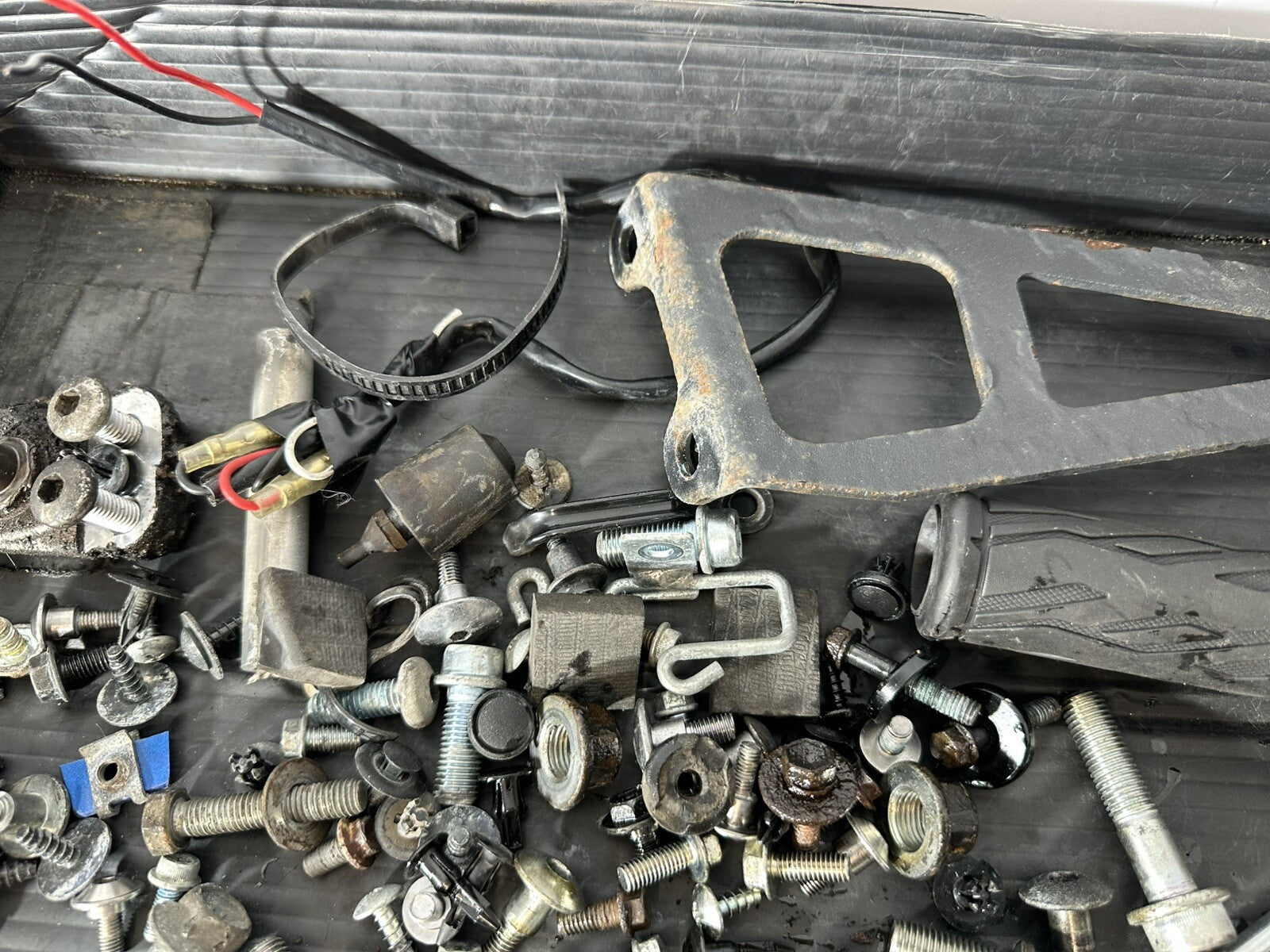 Suzuki GSXR 1000 2014 Nuts Bolts Fixings Job Lot 22774 Miles 2009-2016 OEM