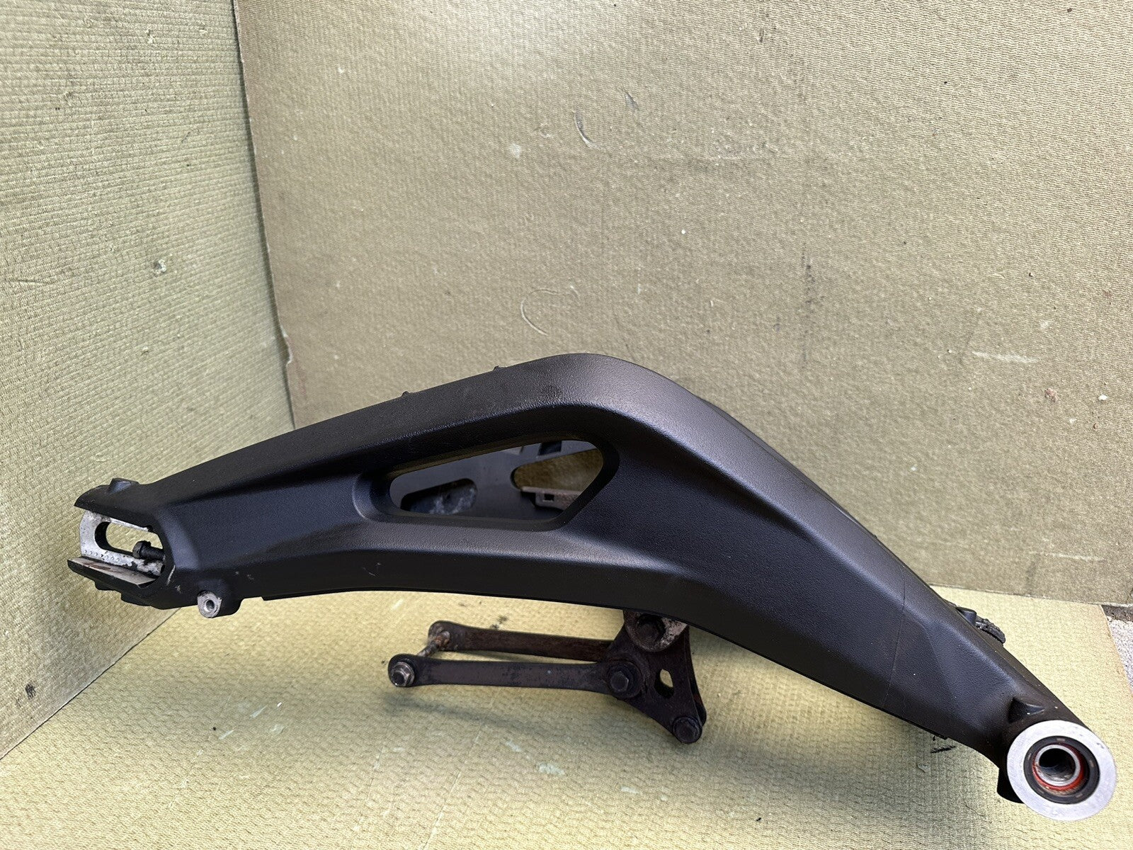 TRIUMPH STREET TRIPLE 765 RS R S REAR SWING ARM T2055605 2017 - 2019 Swingarm