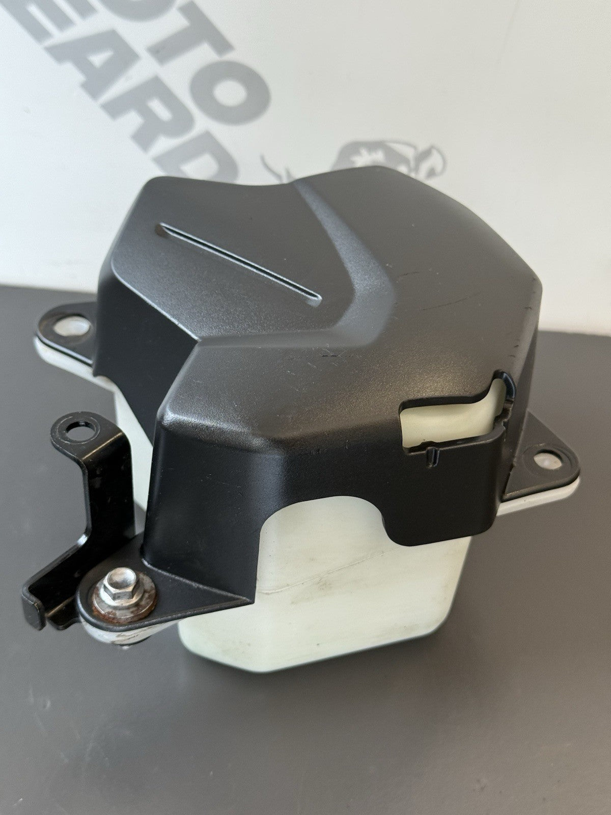 TRIUMPH TRIDENT 660 COOLANT BOTTLE Trident 660 Radiator Coolant Bottle 2021-2024