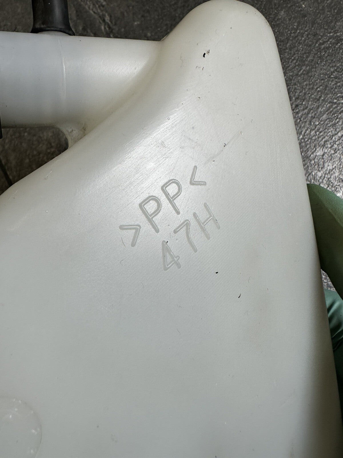 Suzuki GSXR 1000 2009 Coolant Expansion Tank Reservoir 2009-2016 Only 9715 Miles