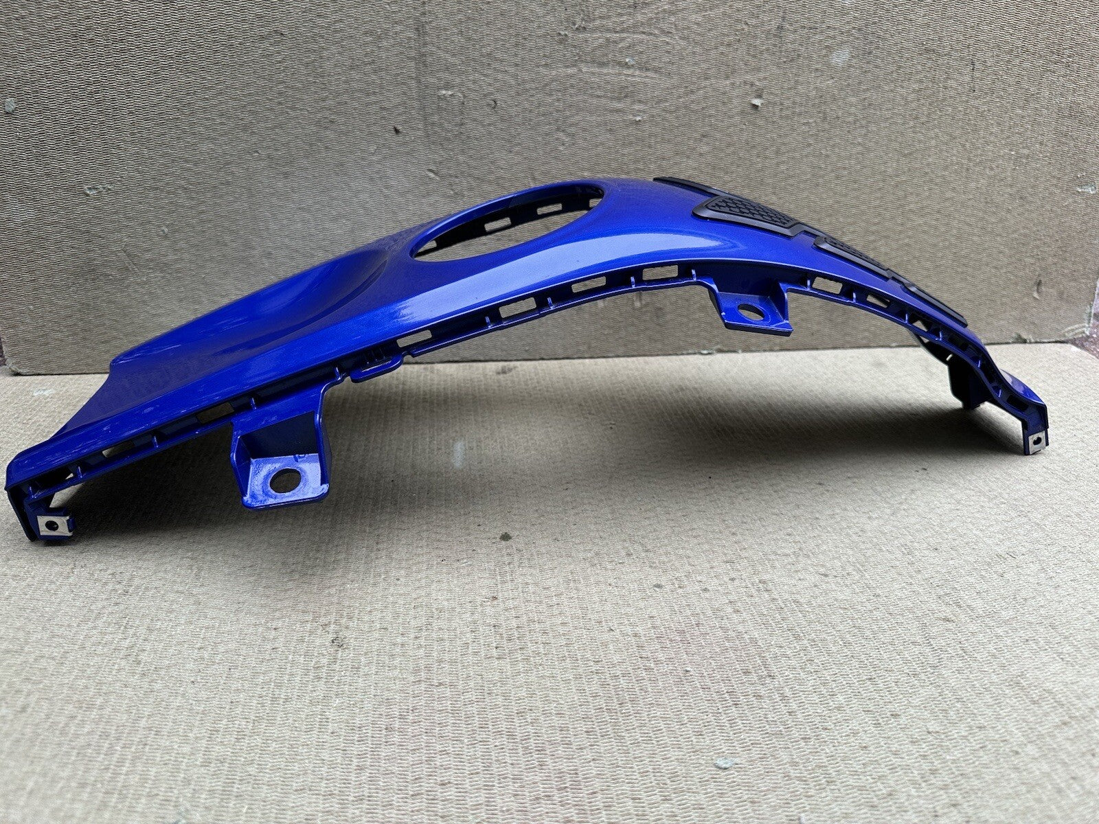 Yamaha Yzf R7 Yzf690 2022 - 2023 Centre Fuel Tank Cover Fairing R7 Tank Fairing