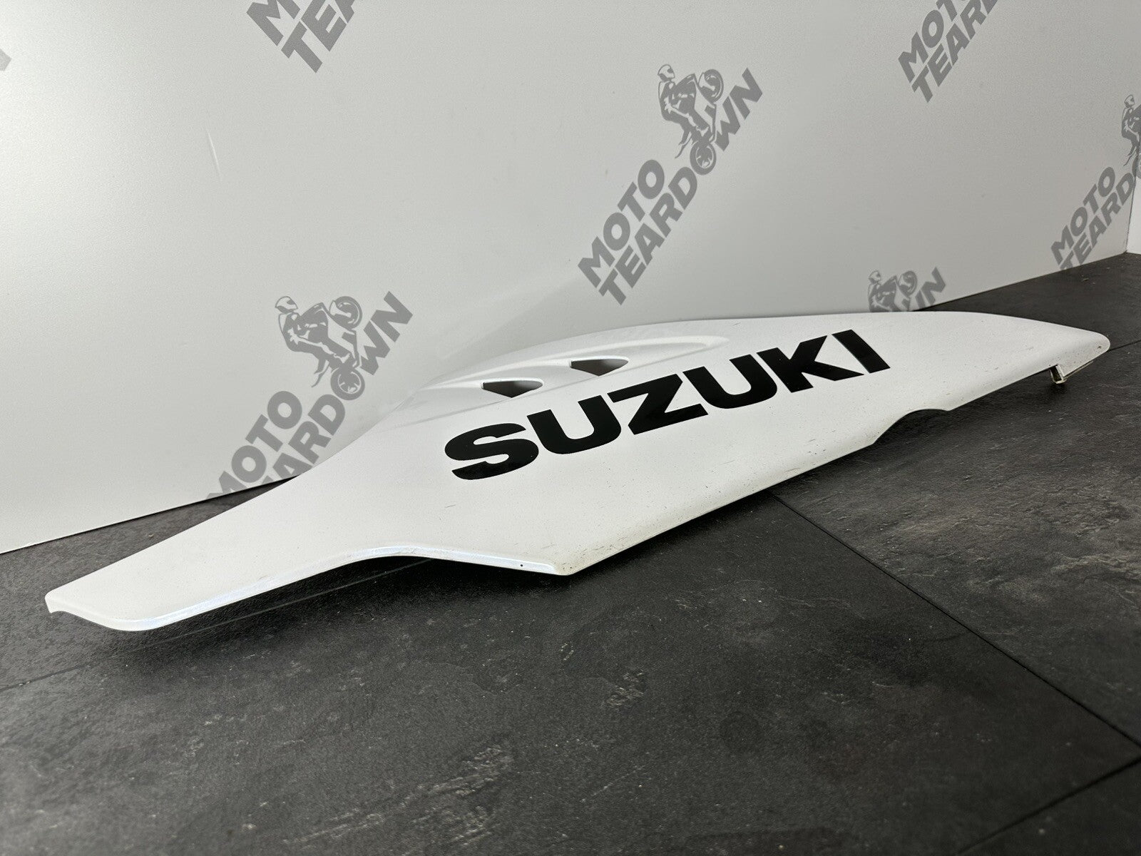 Suzuki GSXR 1000 2014 Right Lower Fairing Belly Pan 22774 Miles 2009-2016 OEM