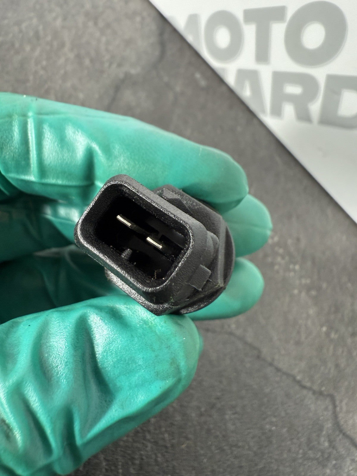 Triumph Street Triple 765 R 2017 Temperature Sensor 18498m 2018-2021 OEM