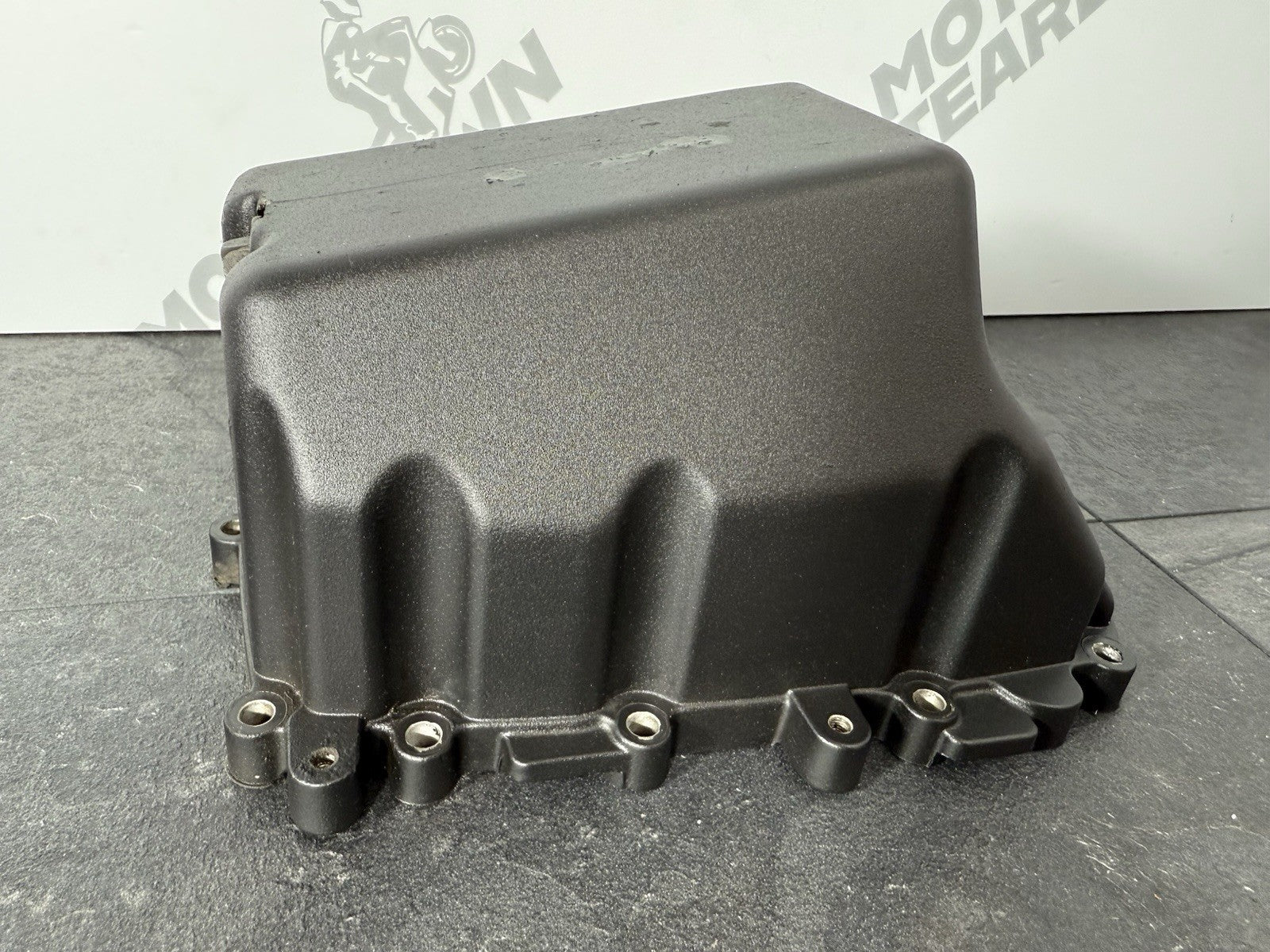 Triumph Street Triple 765 R 2017 Oil Sump Engine Sump & Bolts 18498m 2018-2021