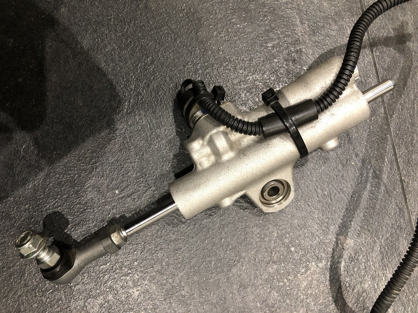 Yamaha MT10 SP 2017-2020 Electronic Steering Damper OEM 10595 Miles R1 2CR