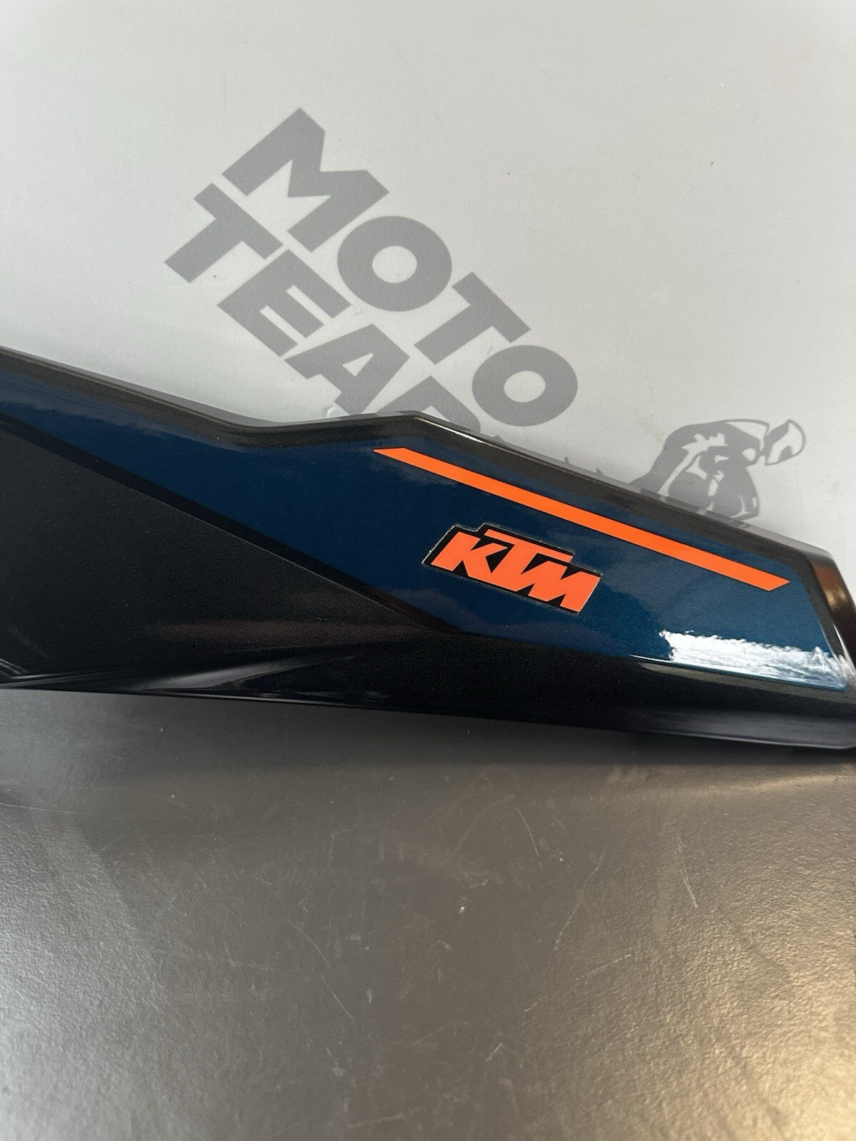 KTM 125 DUKE RIGHT SIDE PANEL RIGHT FAIRING Panel 2024- OEM KTM 125 RT FAIRING