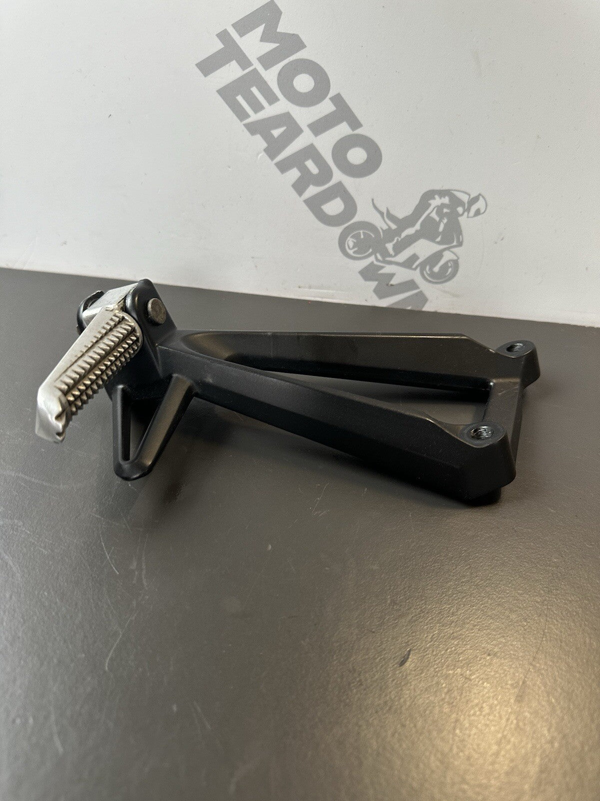 YAMAHA MT-03 Left Rear Foot Hanger YAMAHA MT03 Left Pillion Hanger LT Foot OEM
