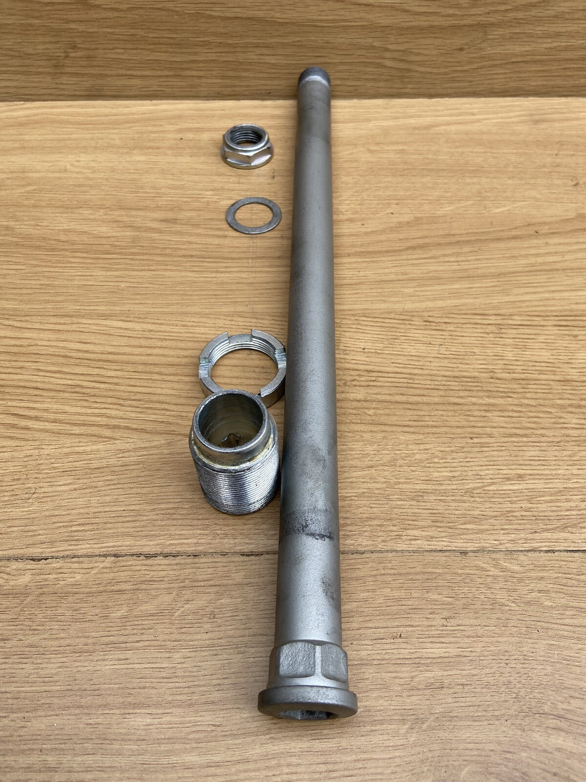 Aprilia Tuono V4 1100 FACTORY Swingarm Frame Spindle Bolt OEM RSV4 2017-2019 OEM