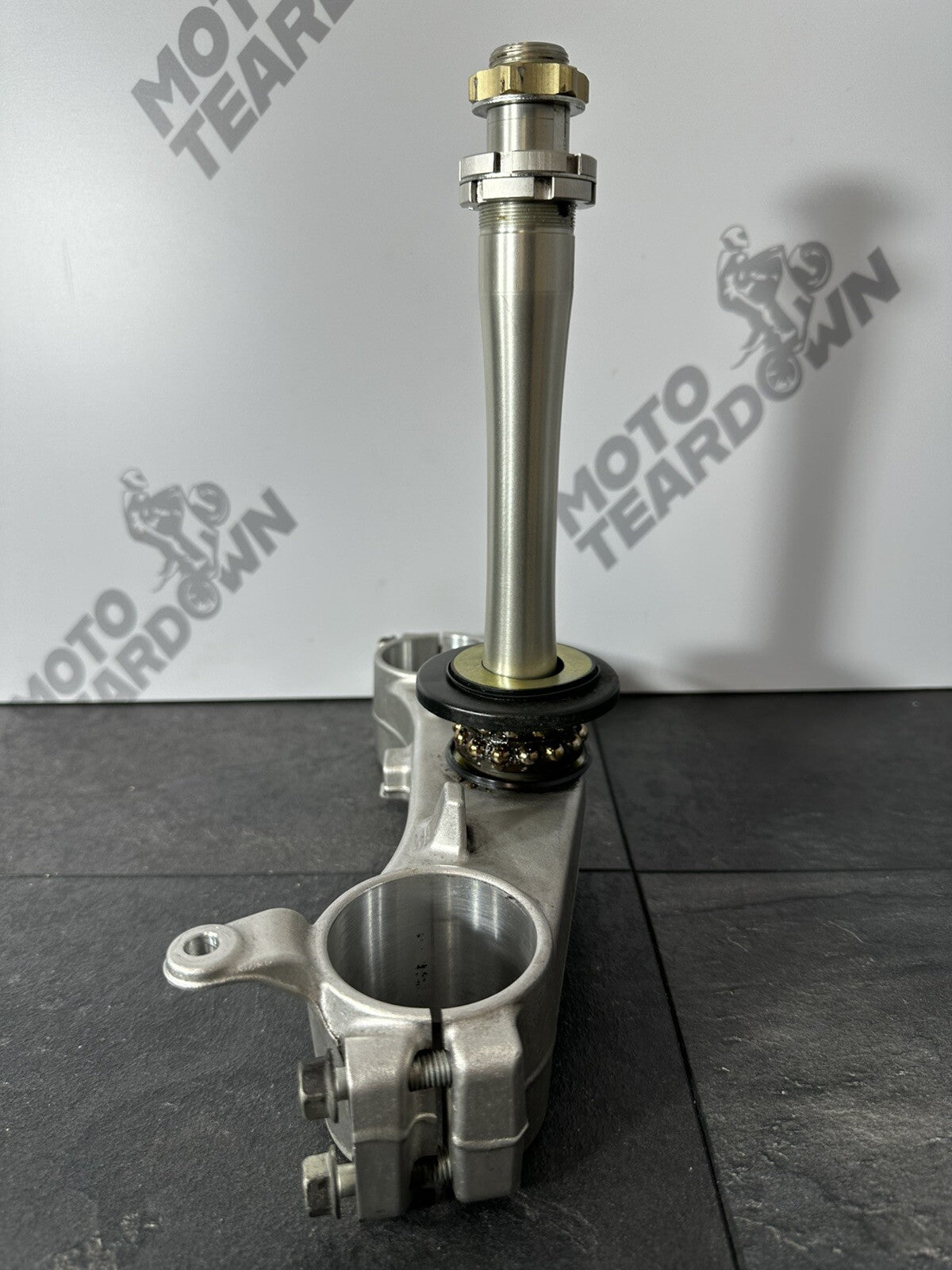 Suzuki GSXR 1300 2016 HAYABUSA Lower Yoke Steering Stem Bearings 18408 Miles OEM