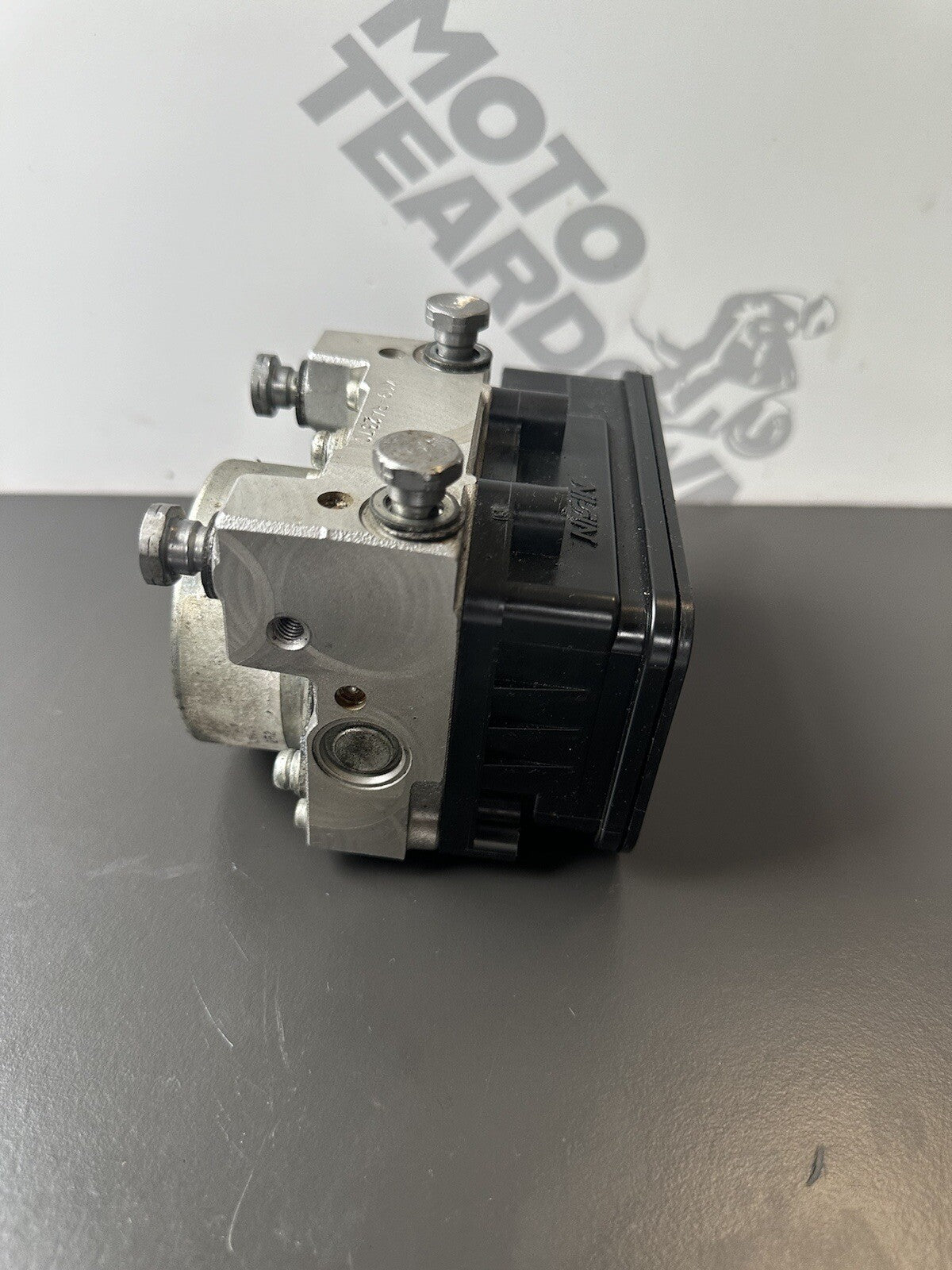 TRIUMPH SPEED TRIPLE 1050 ABS PUMP YEAR 2011-2015 1050 Speed Triple ABS pump OEM