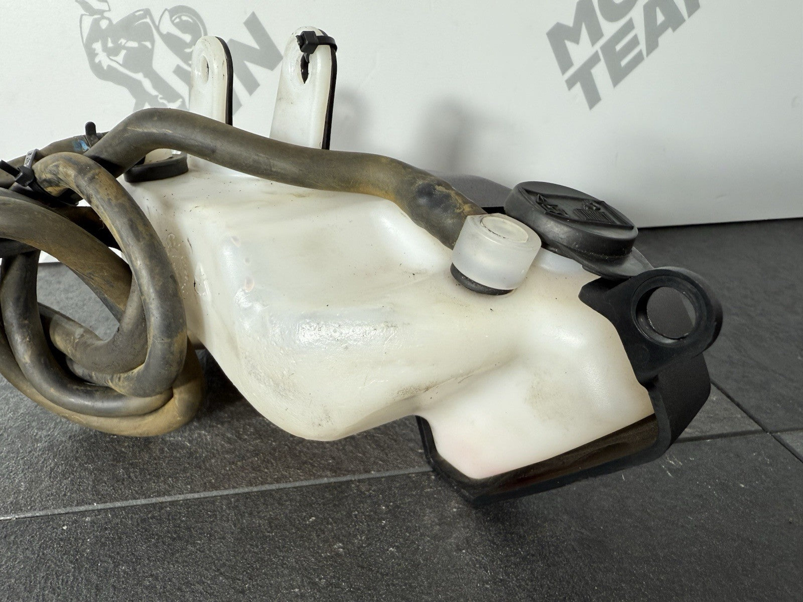 18555419-3dc7-43da-9e64-f4d86e64f709