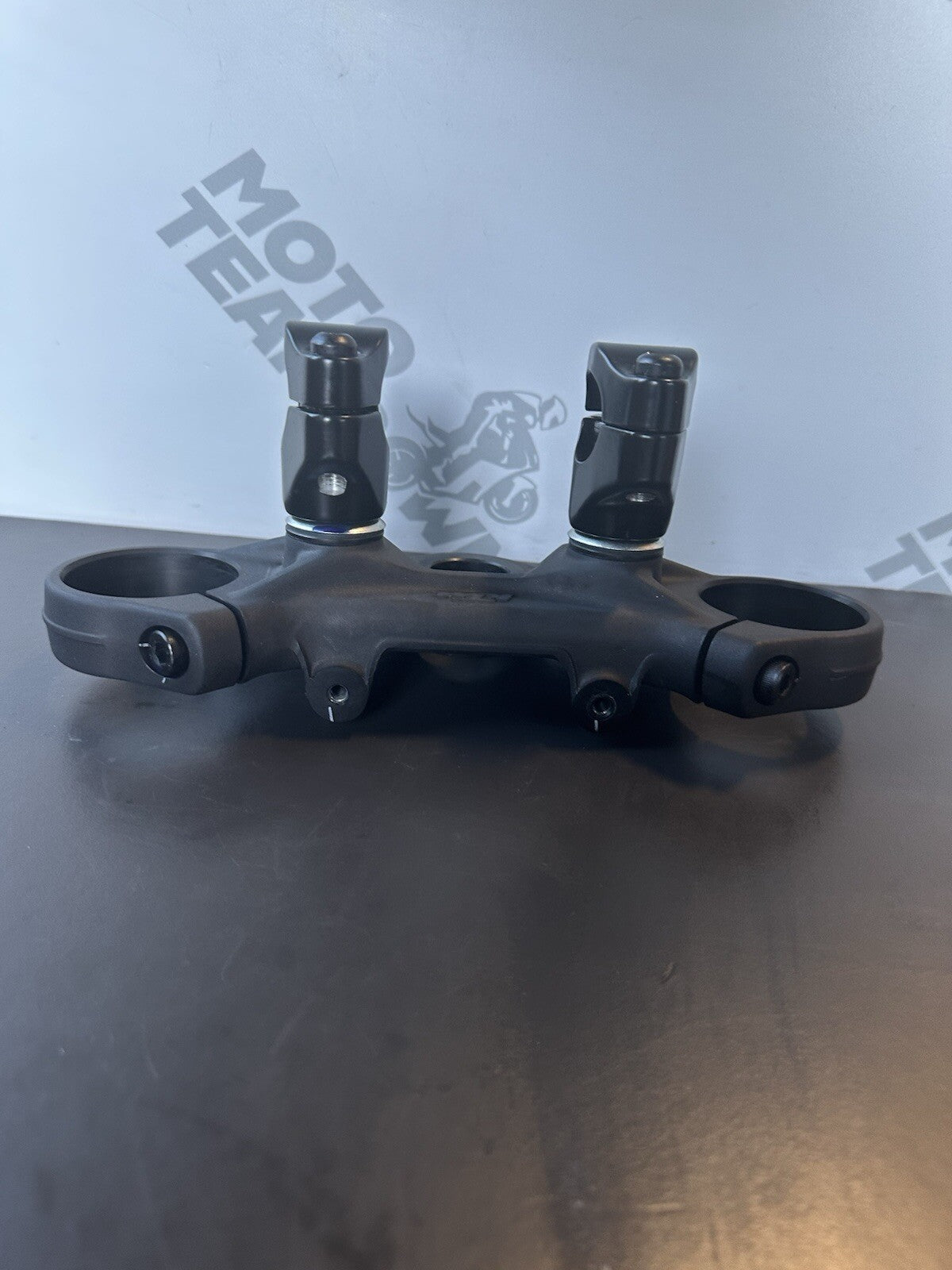 KTM 125 Duke top yoke Top Clamp Upper Yoke Upper Clamp 2024- Only 51 Miles OEM