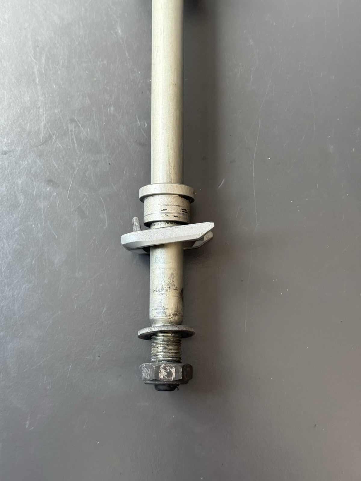 TRIUMPH TRIDENT 660 REAR WHEEL SPINDLE Rear Wheel Axle YEAR 2021-2024 OEM