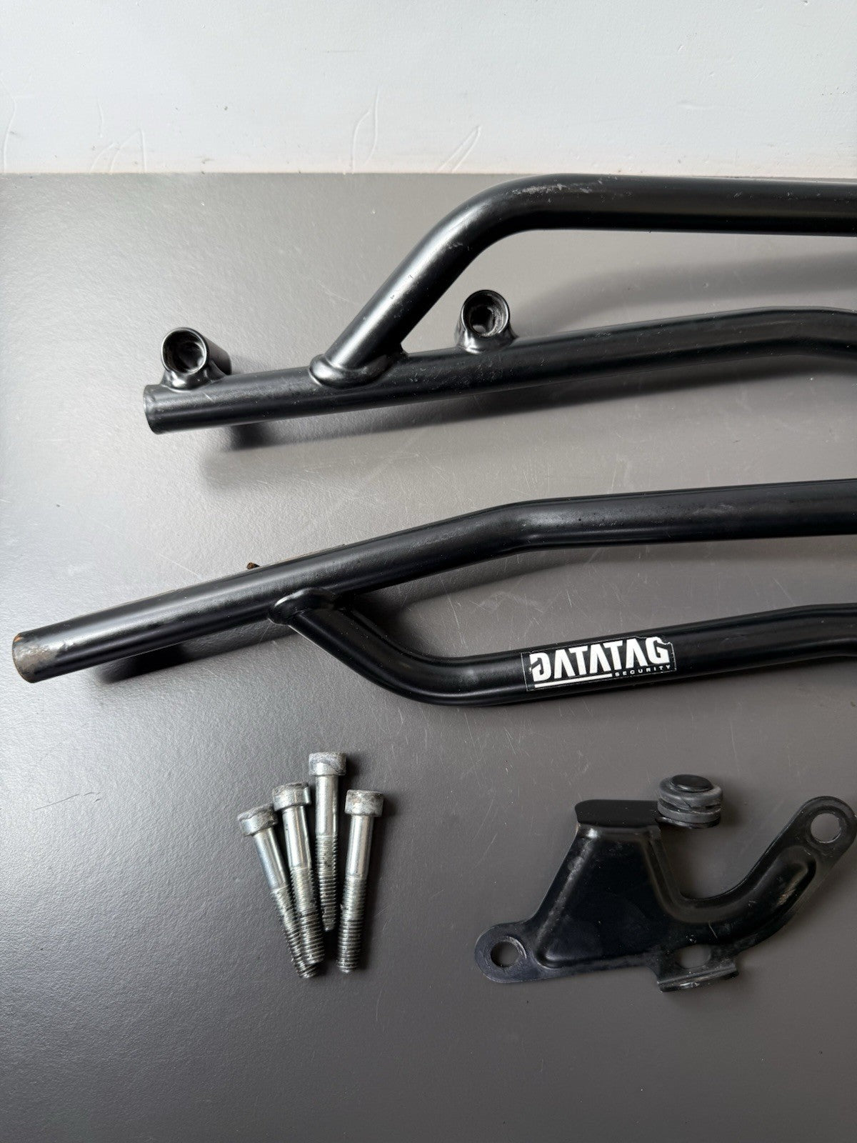 TRIUMPH TRIDENT 660 Top Case Carrier Luggage Plate Rear Rack Arms 2021-2024