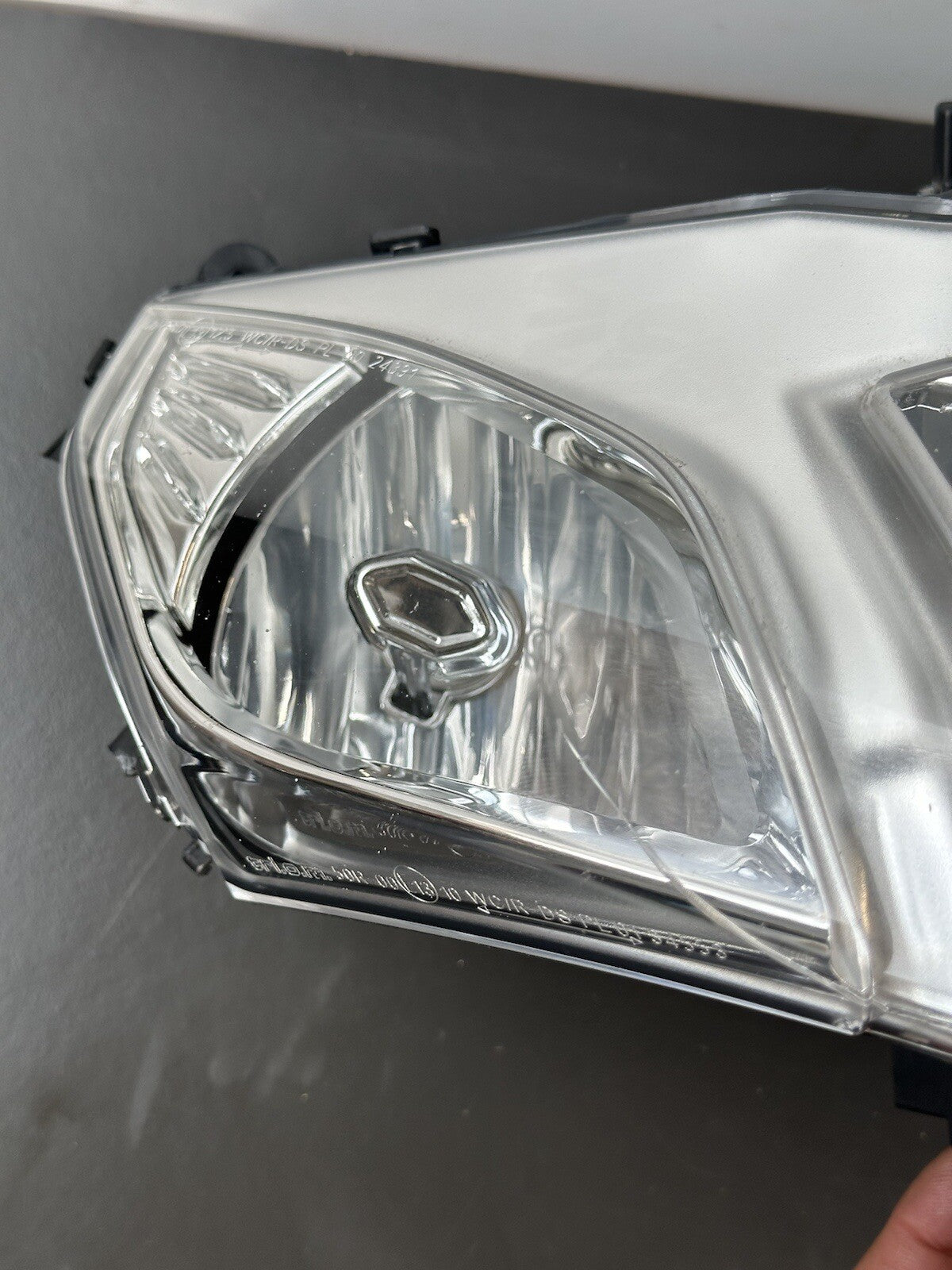 Aprilia Tuono 1100 V4 Factory Headlight headlamp 2015 - 2019 *CRACKED* OEM