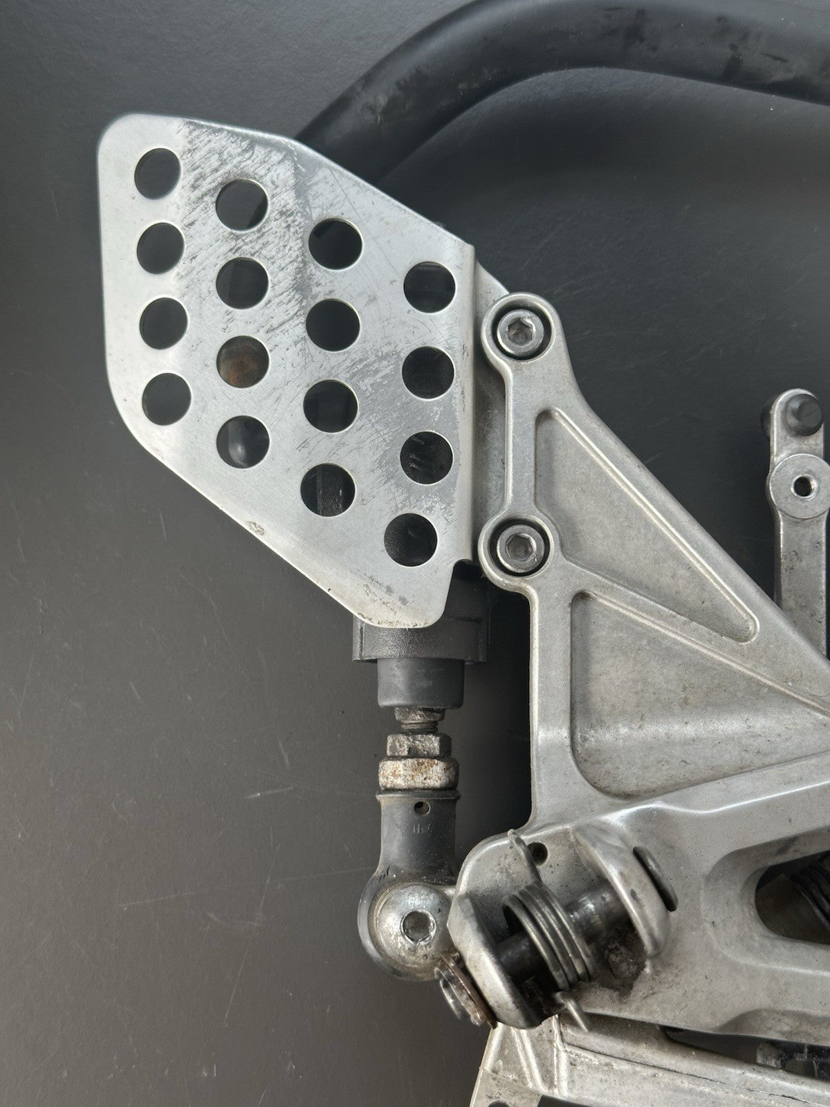 HONDA CBR1000RR FIREBLADE Right Front Footrest Hanger 2004-2005 SPARES/REPAIRS